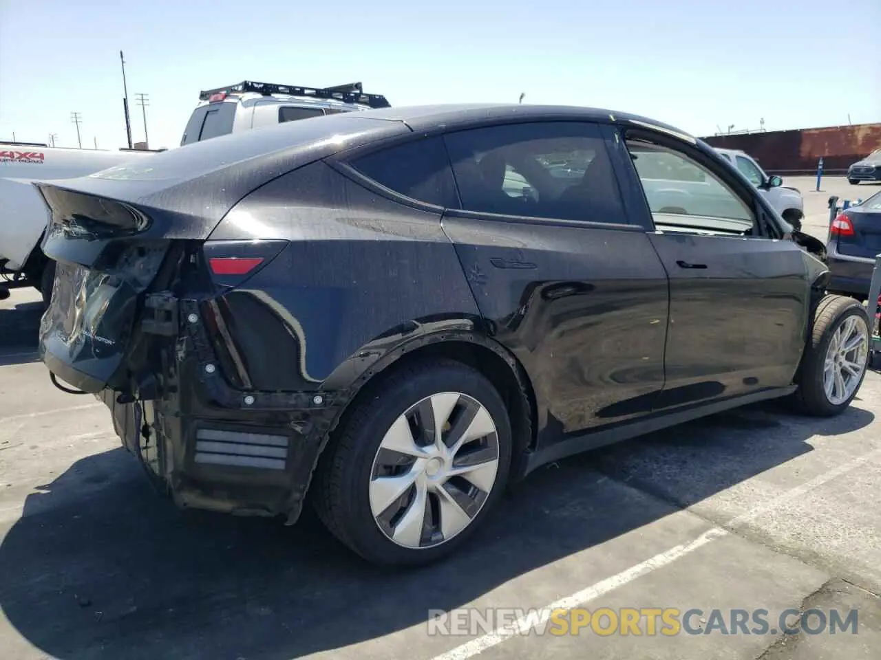 3 Photograph of a damaged car 5YJYGDEE5MF060325 TESLA MODEL Y 2021