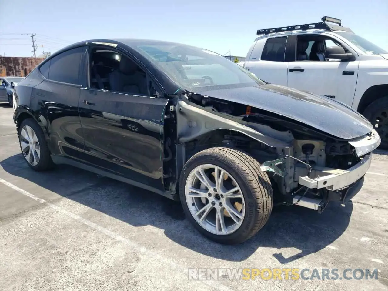 4 Photograph of a damaged car 5YJYGDEE5MF060325 TESLA MODEL Y 2021