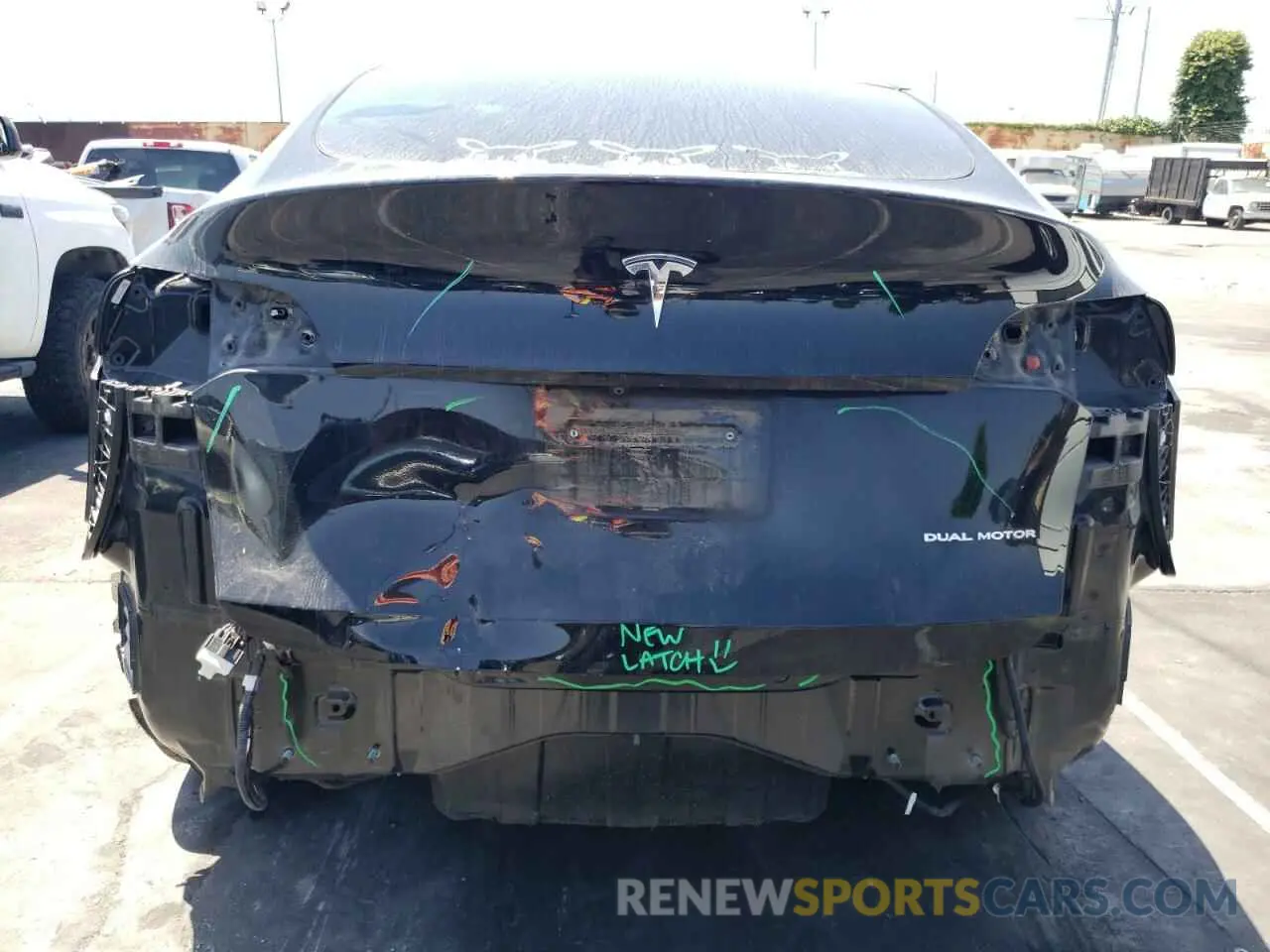 6 Photograph of a damaged car 5YJYGDEE5MF060325 TESLA MODEL Y 2021