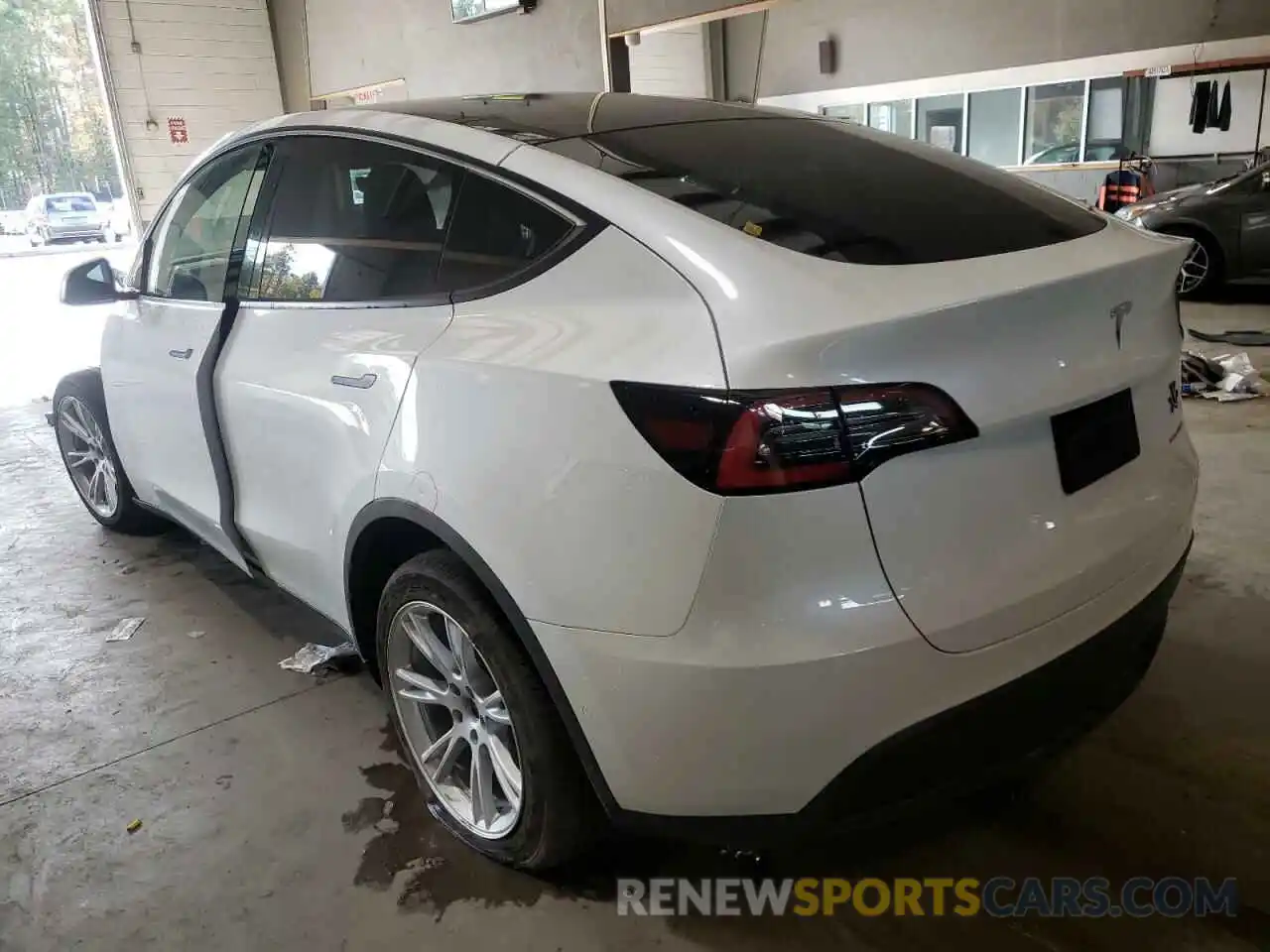 3 Photograph of a damaged car 5YJYGDEE5MF061216 TESLA MODEL Y 2021