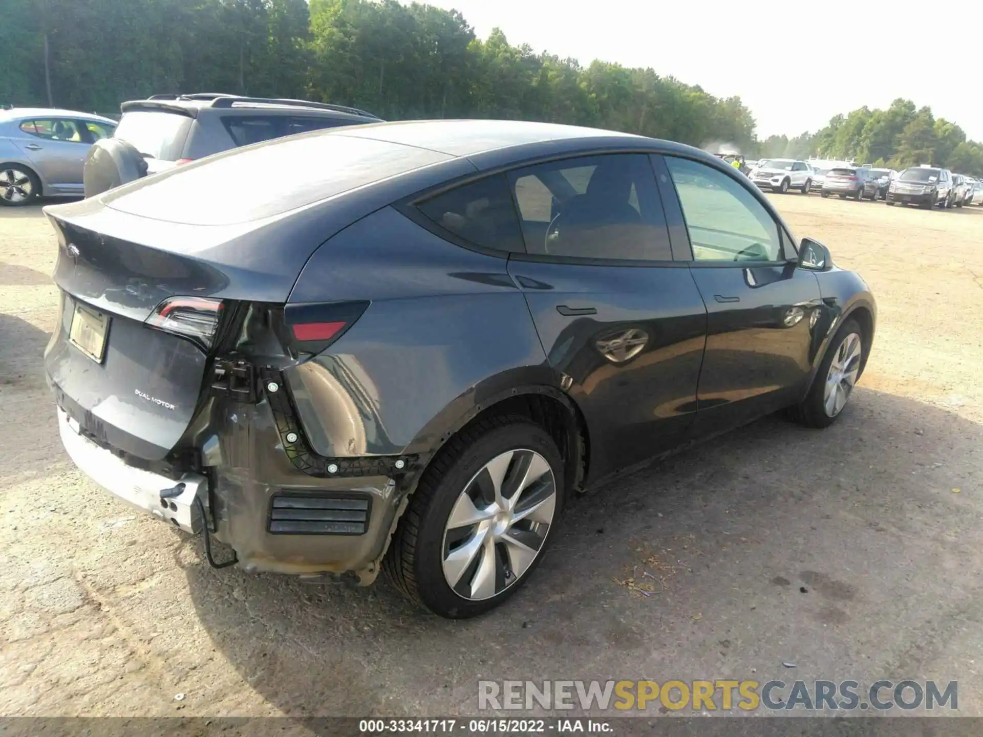 4 Photograph of a damaged car 5YJYGDEE5MF063080 TESLA MODEL Y 2021