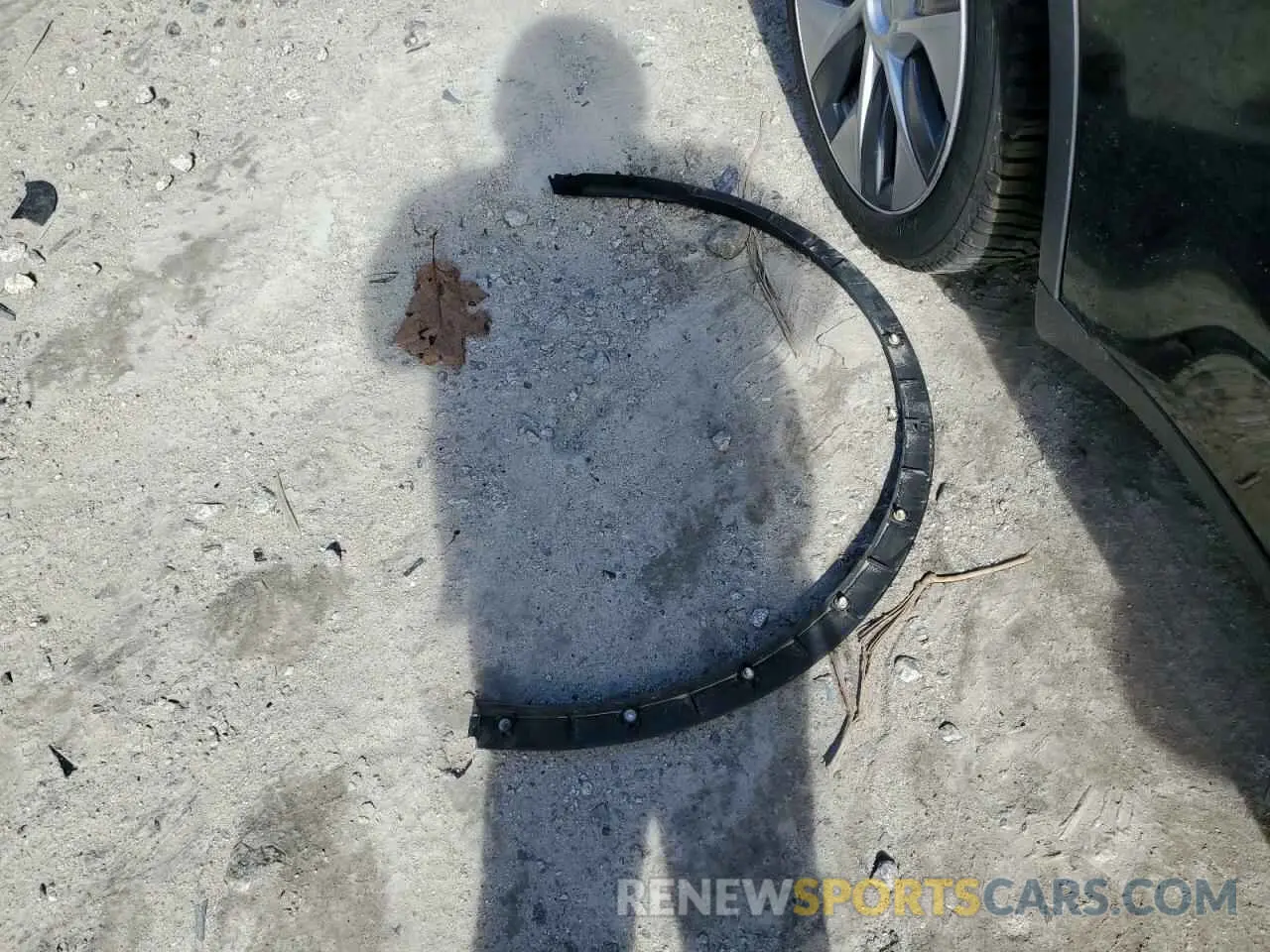 12 Photograph of a damaged car 5YJYGDEE5MF065024 TESLA MODEL Y 2021