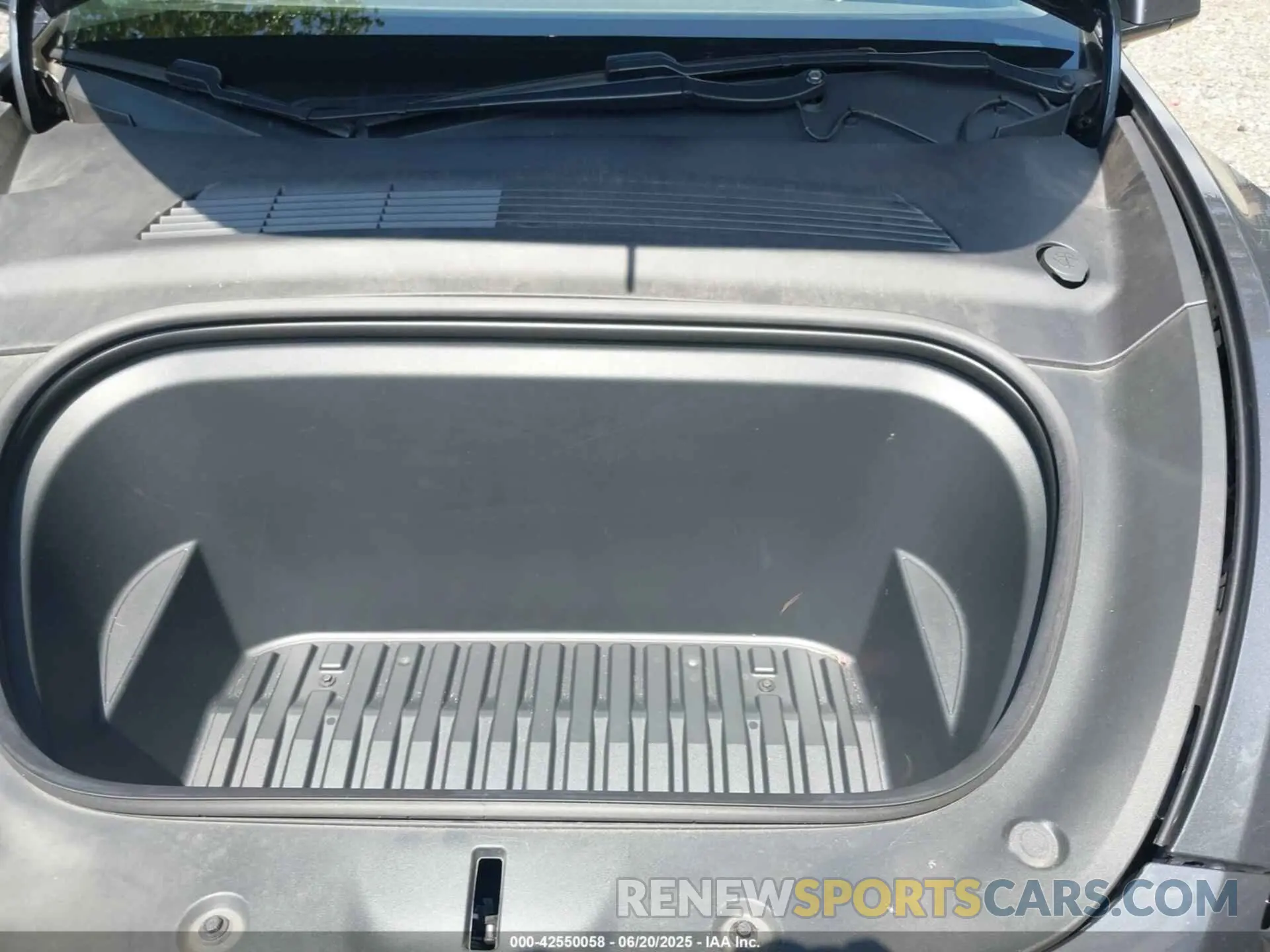 10 Photograph of a damaged car 5YJYGDEE5MF067789 TESLA MODEL Y 2021