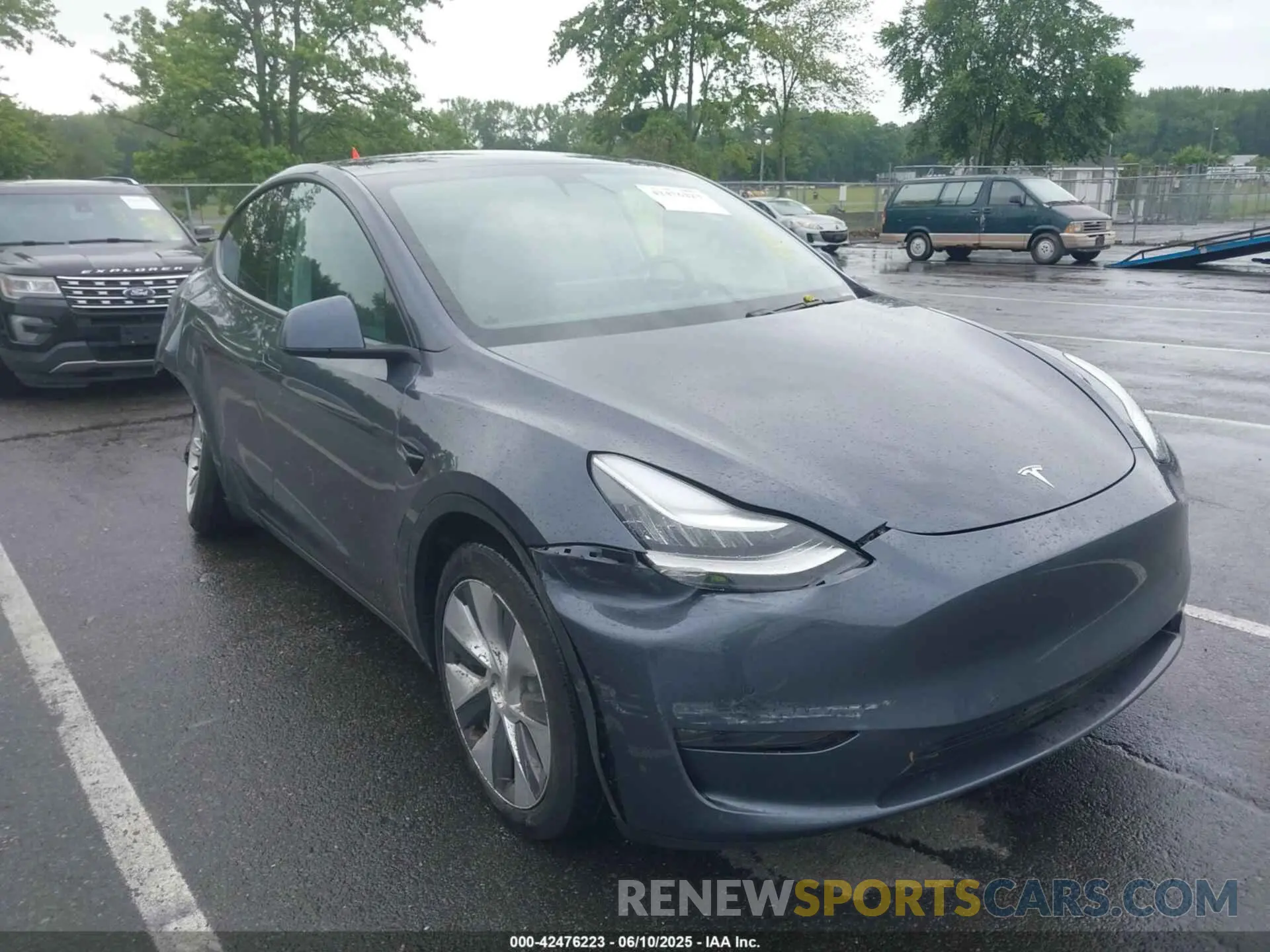 1 Photograph of a damaged car 5YJYGDEE5MF069798 TESLA MODEL Y 2021