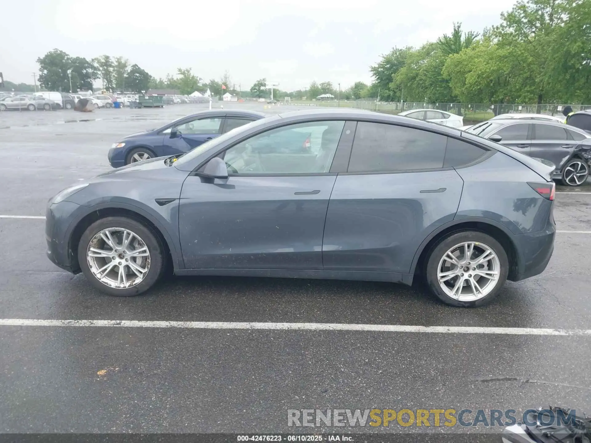 14 Photograph of a damaged car 5YJYGDEE5MF069798 TESLA MODEL Y 2021