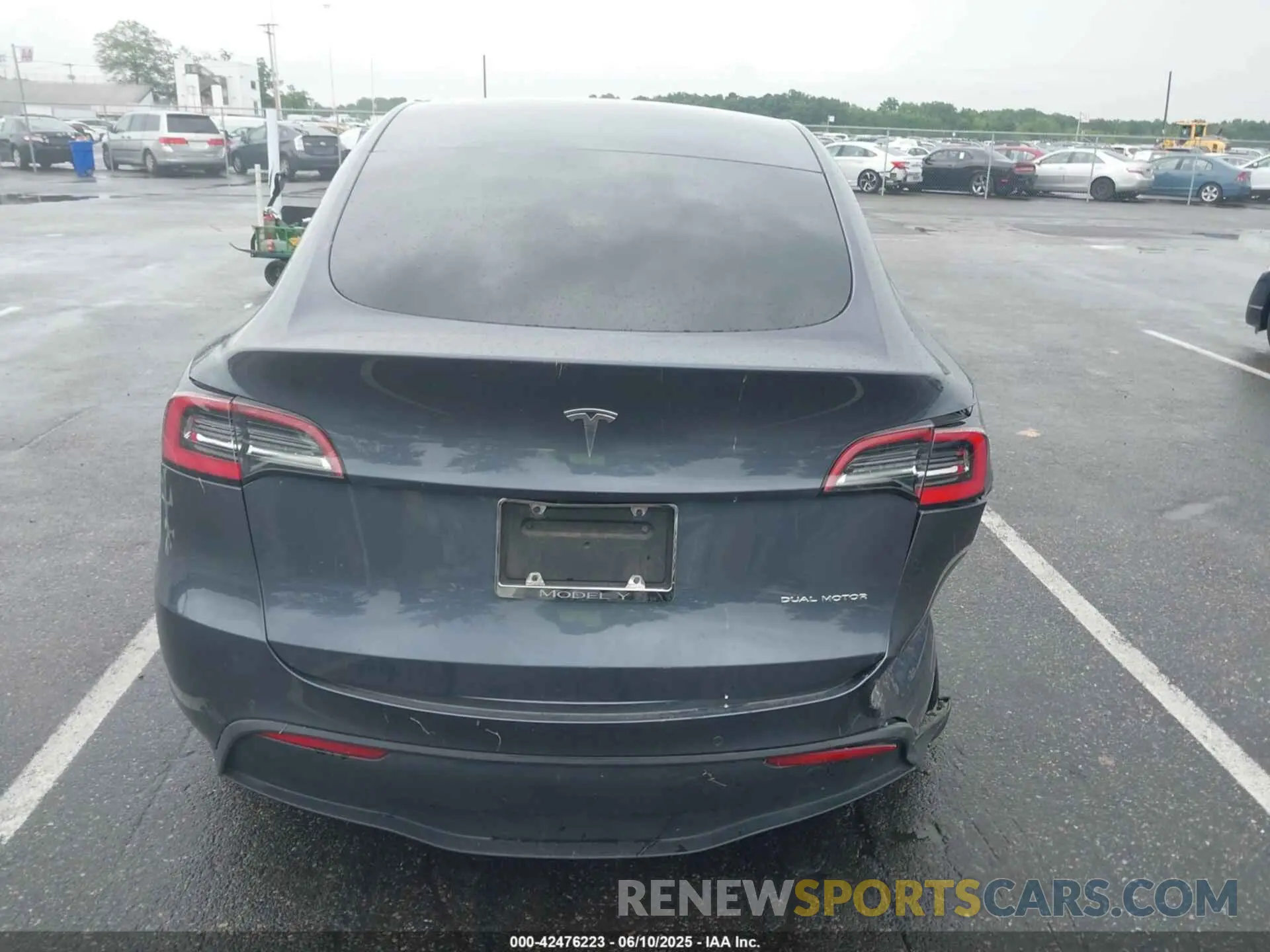 16 Photograph of a damaged car 5YJYGDEE5MF069798 TESLA MODEL Y 2021