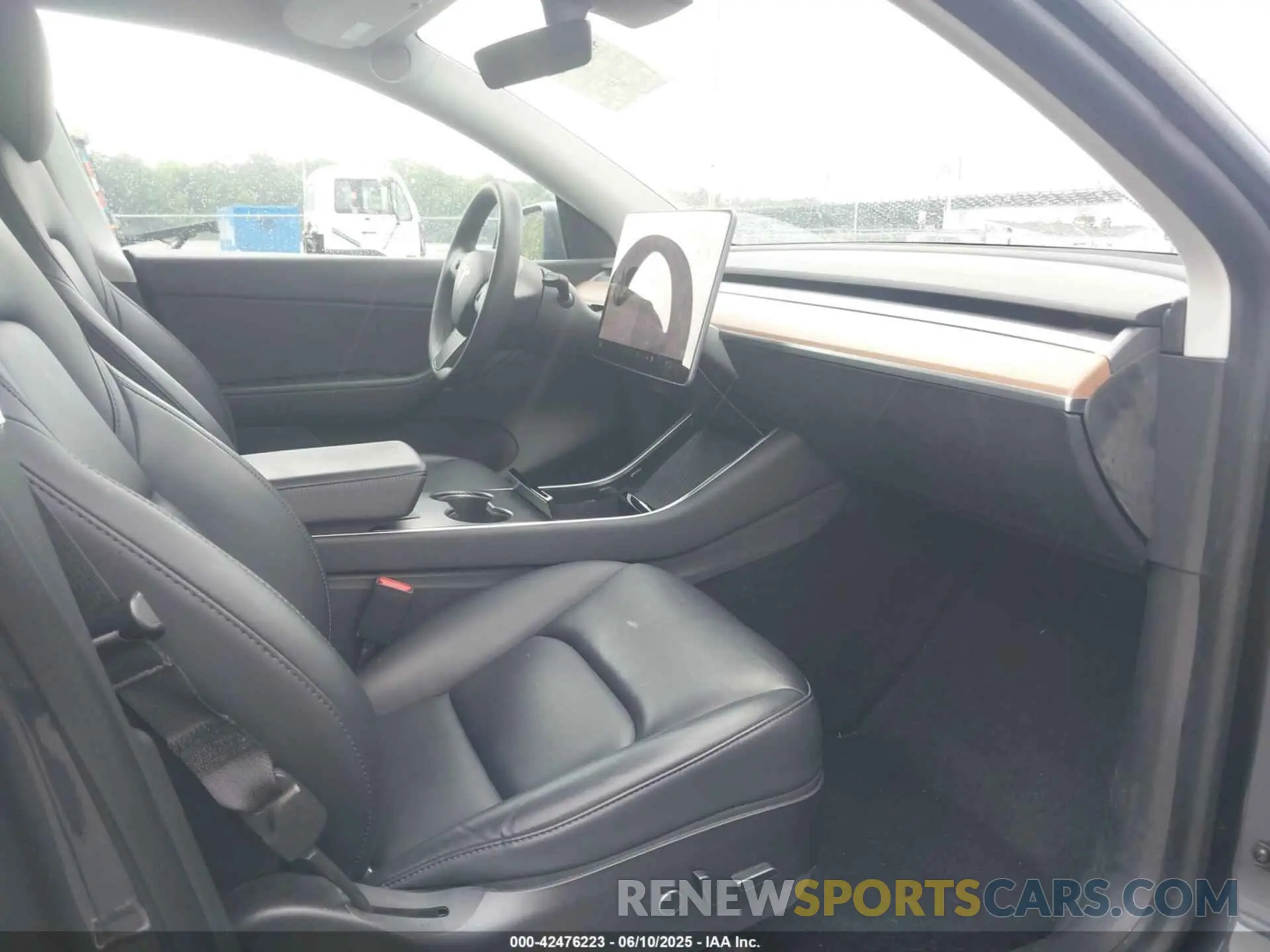 5 Photograph of a damaged car 5YJYGDEE5MF069798 TESLA MODEL Y 2021