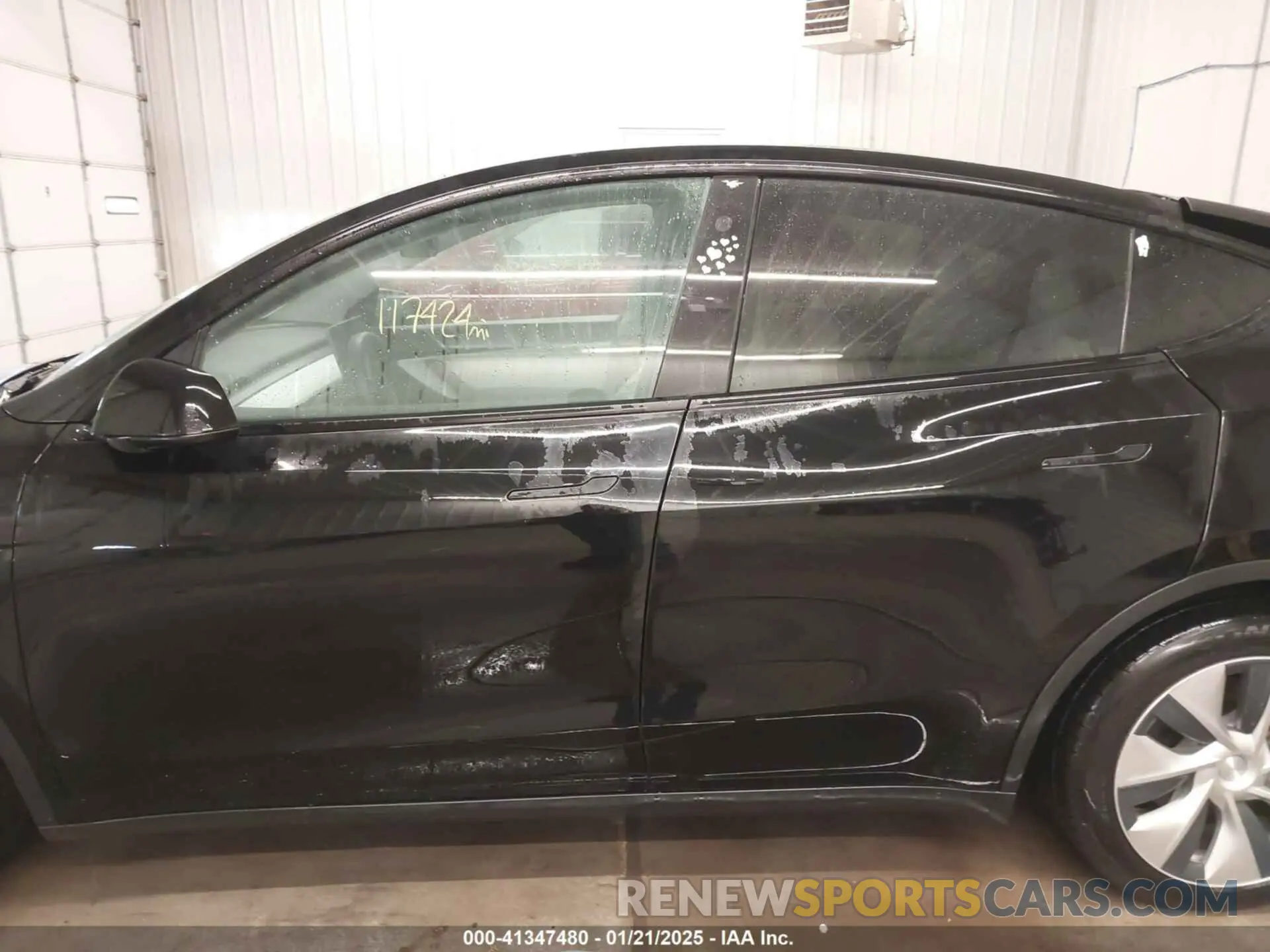 14 Photograph of a damaged car 5YJYGDEE5MF075911 TESLA MODEL Y 2021