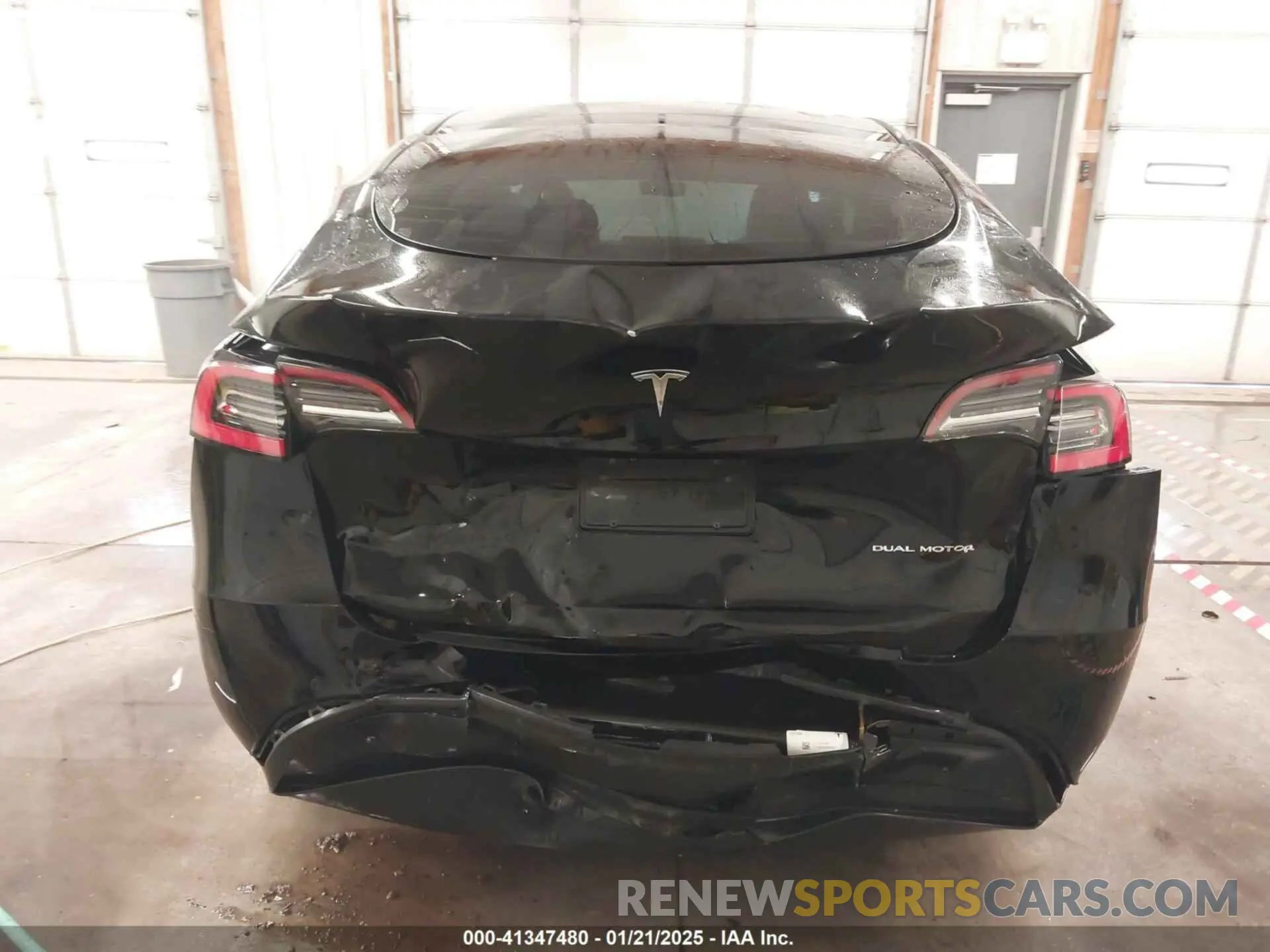 16 Photograph of a damaged car 5YJYGDEE5MF075911 TESLA MODEL Y 2021