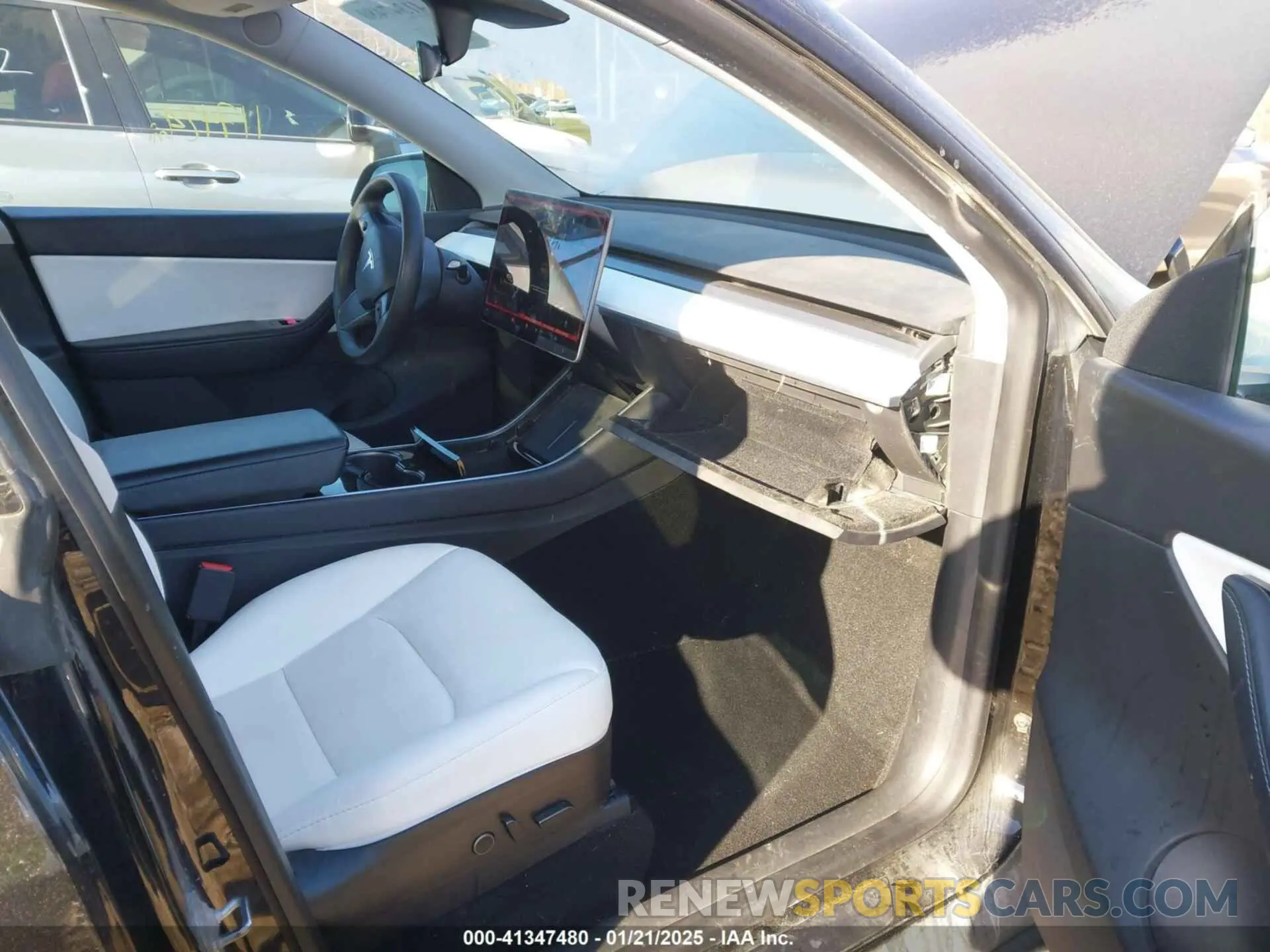 5 Photograph of a damaged car 5YJYGDEE5MF075911 TESLA MODEL Y 2021