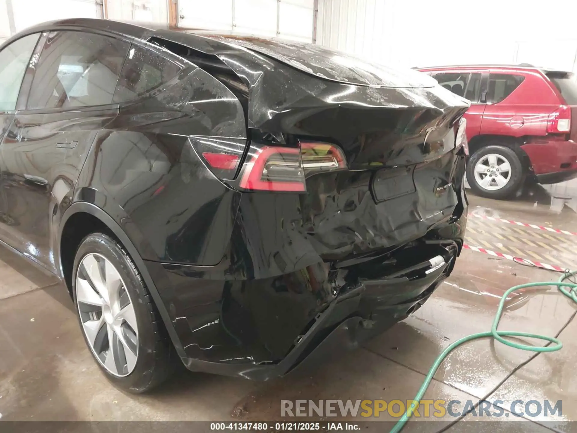 6 Photograph of a damaged car 5YJYGDEE5MF075911 TESLA MODEL Y 2021