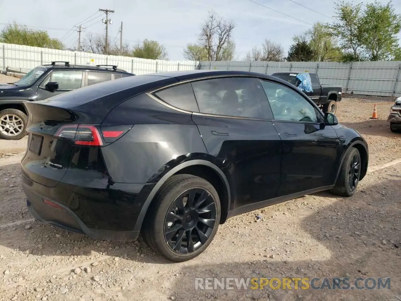 3 Photograph of a damaged car 5YJYGDEE5MF076508 TESLA MODEL Y 2021