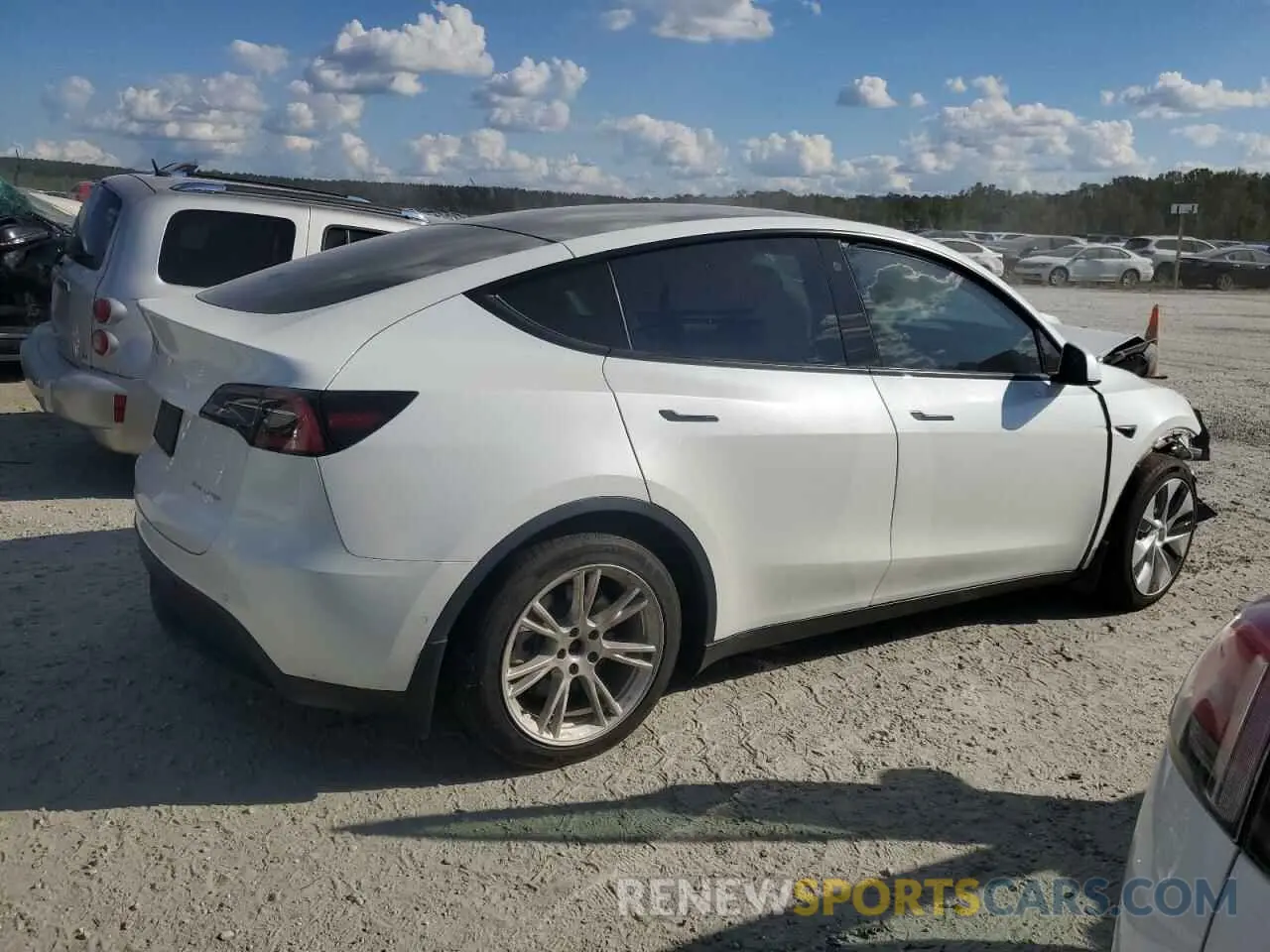 3 Photograph of a damaged car 5YJYGDEE5MF081658 TESLA MODEL Y 2021