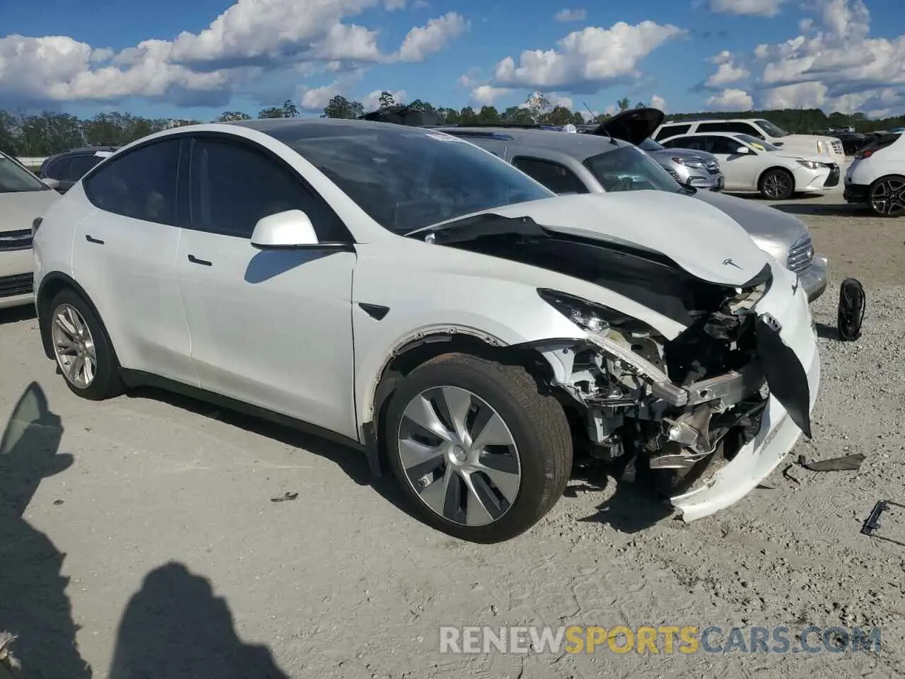 4 Photograph of a damaged car 5YJYGDEE5MF081658 TESLA MODEL Y 2021
