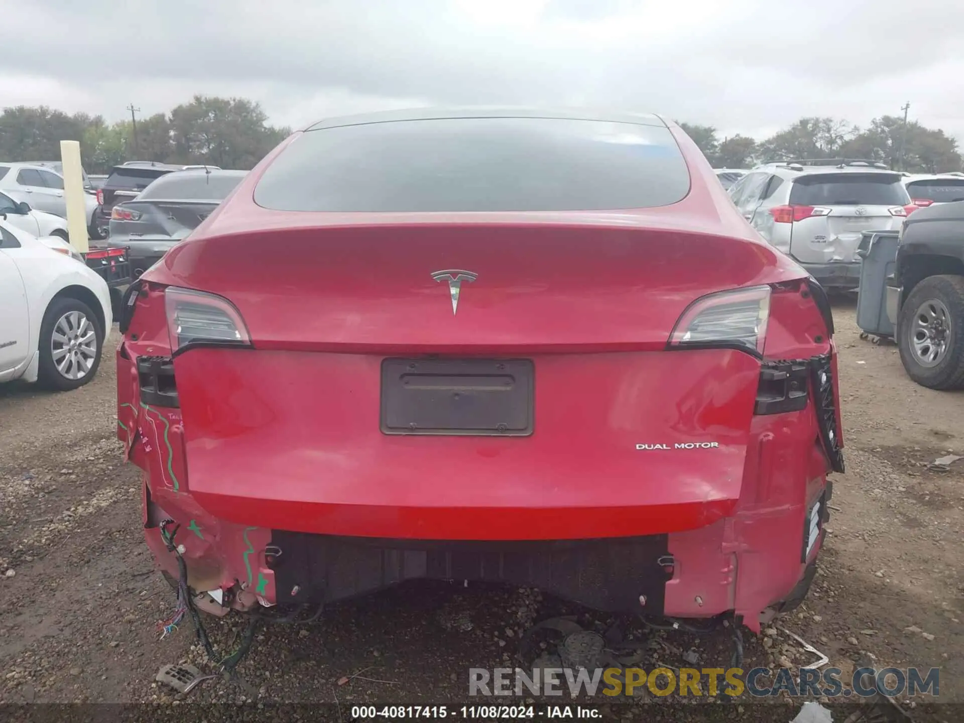 17 Photograph of a damaged car 5YJYGDEE5MF083684 TESLA MODEL Y 2021