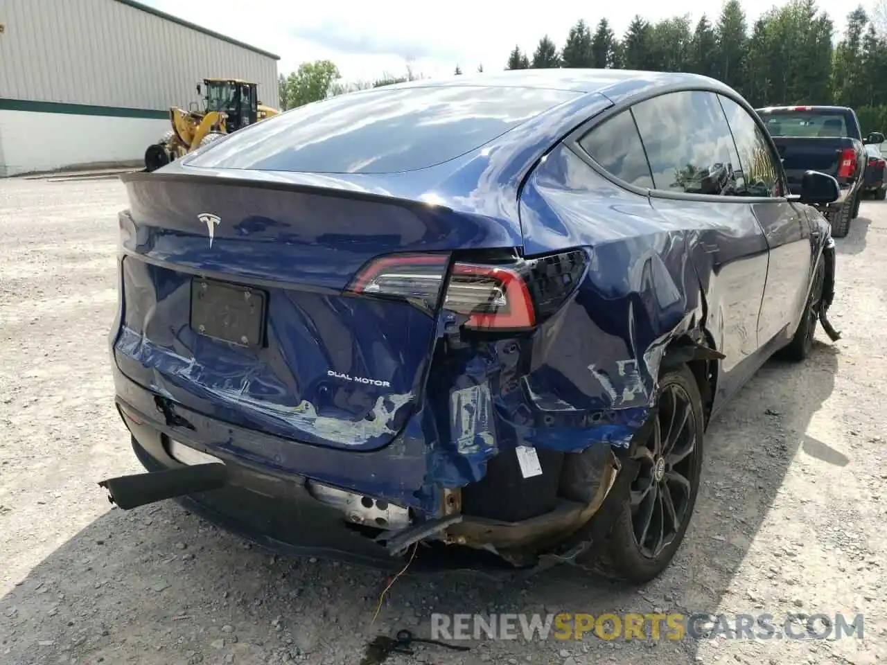 4 Photograph of a damaged car 5YJYGDEE5MF083782 TESLA MODEL Y 2021