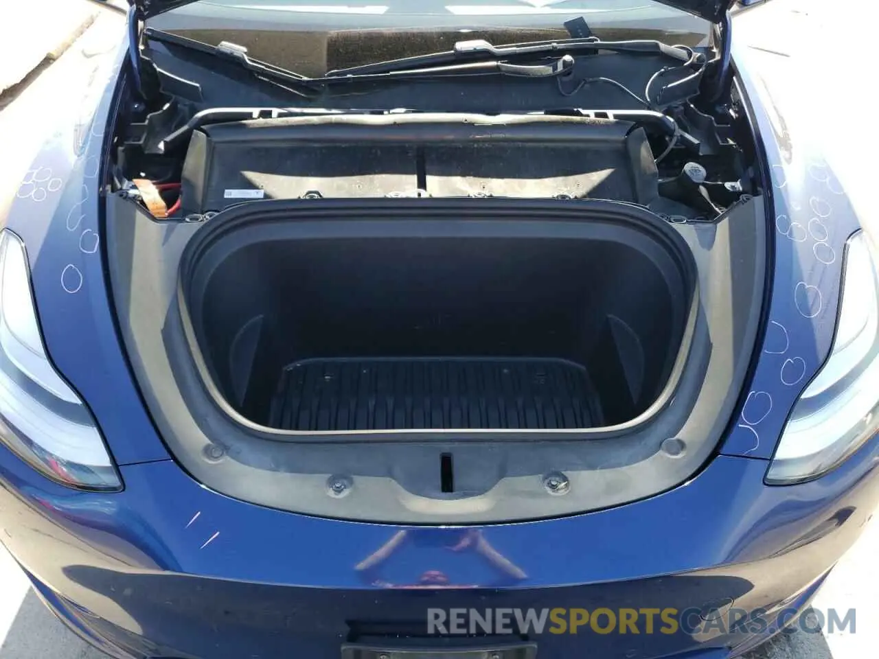 11 Photograph of a damaged car 5YJYGDEE5MF083880 TESLA MODEL Y 2021