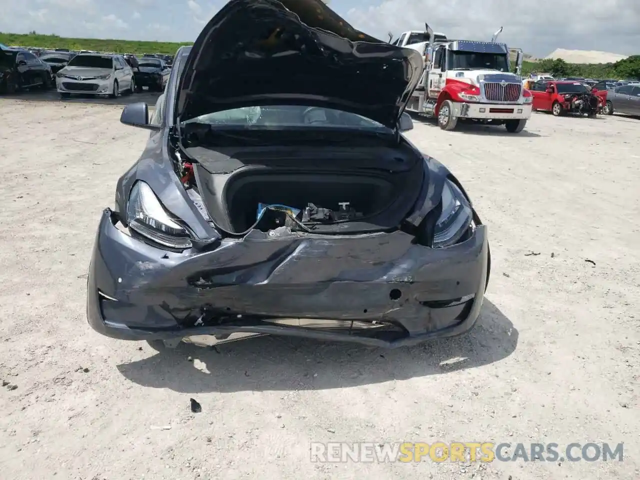 9 Photograph of a damaged car 5YJYGDEE5MF087606 TESLA MODEL Y 2021