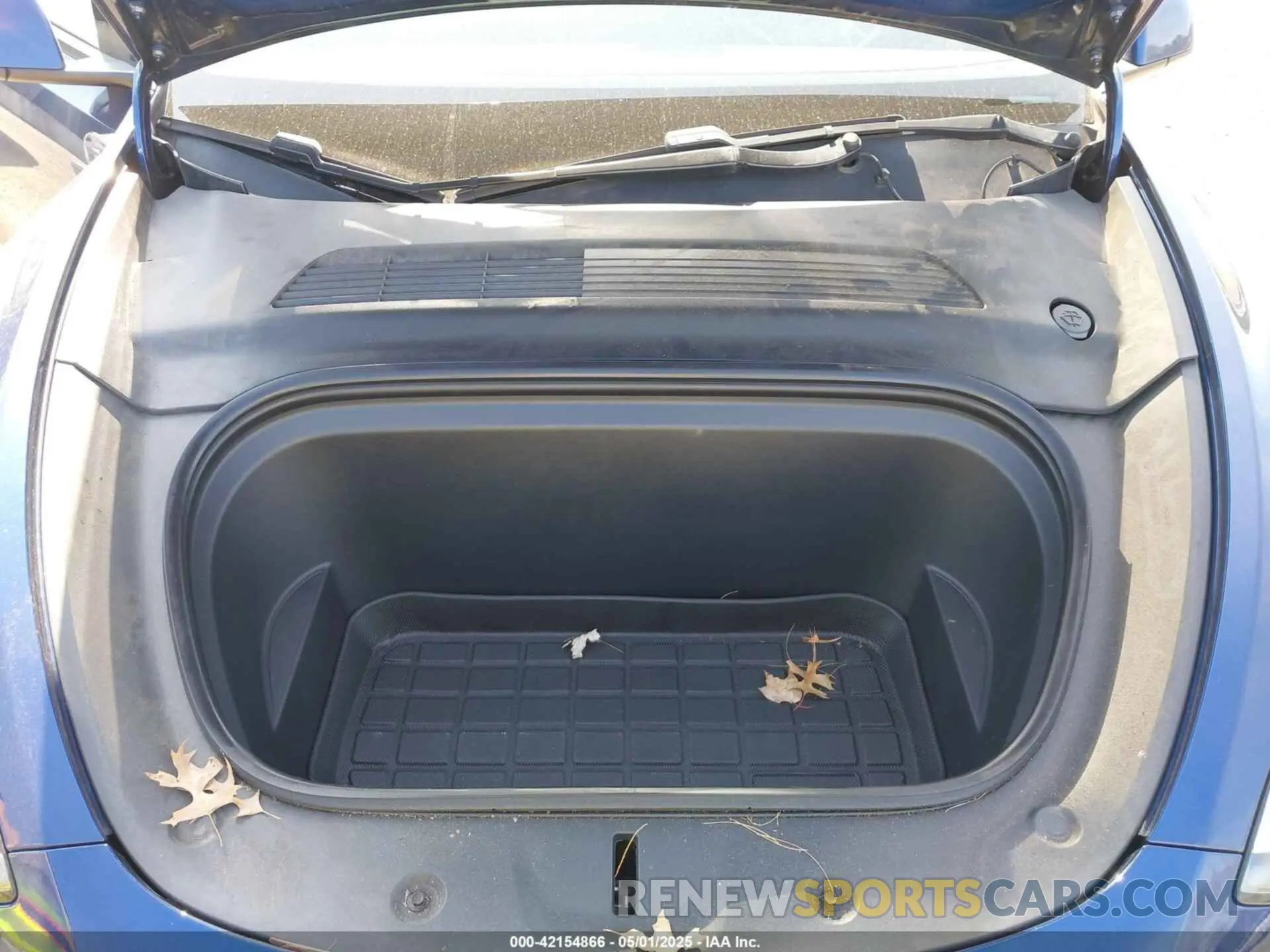 10 Photograph of a damaged car 5YJYGDEE5MF089548 TESLA MODEL Y 2021