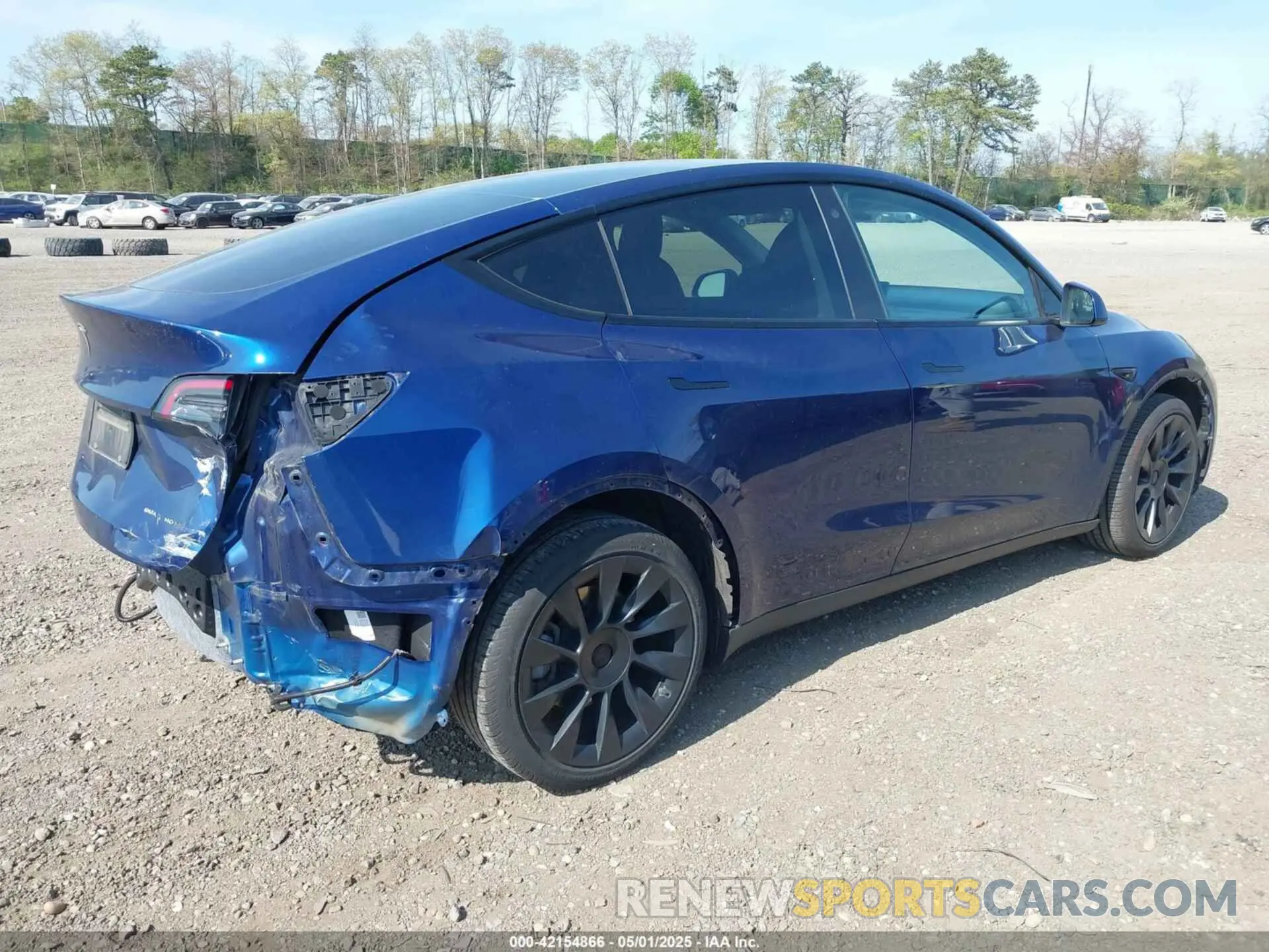 4 Photograph of a damaged car 5YJYGDEE5MF089548 TESLA MODEL Y 2021