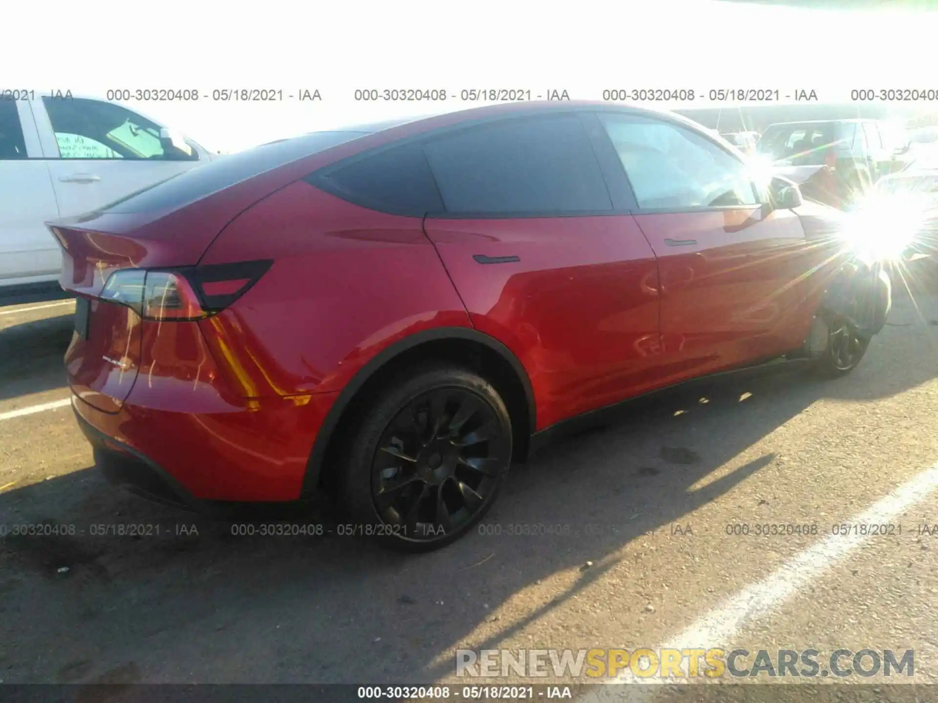 4 Photograph of a damaged car 5YJYGDEE5MF089789 TESLA MODEL Y 2021