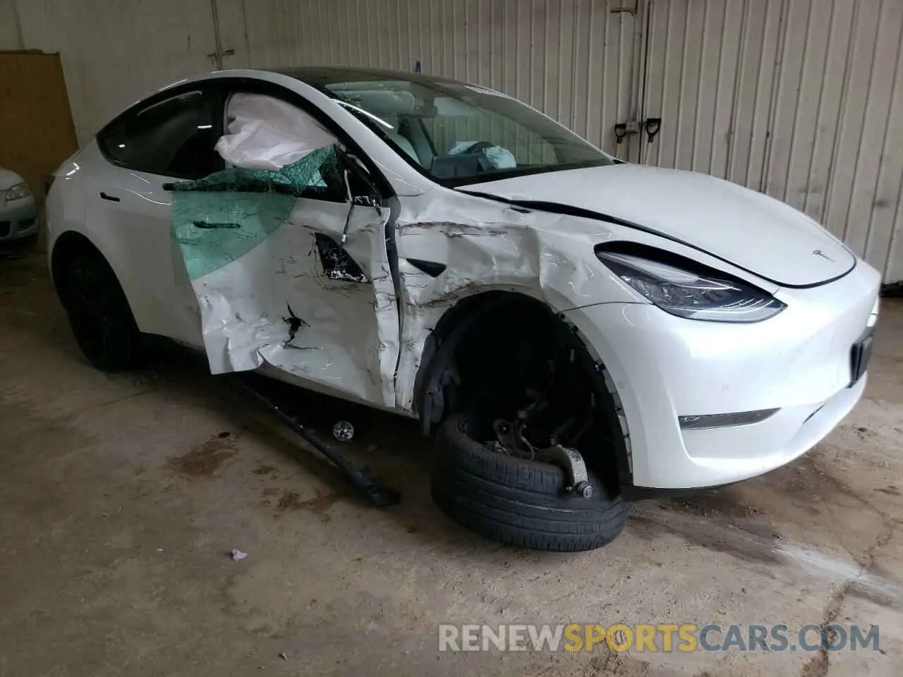 4 Photograph of a damaged car 5YJYGDEE5MF092949 TESLA MODEL Y 2021