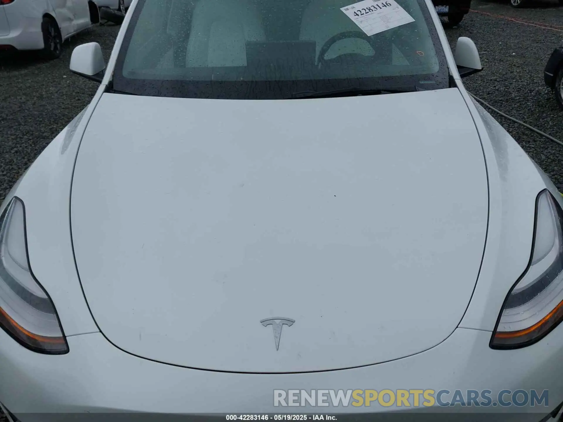 10 Photograph of a damaged car 5YJYGDEE5MF095771 TESLA MODEL Y 2021
