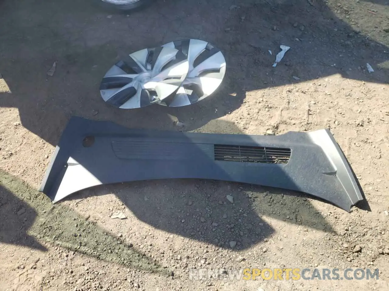 14 Photograph of a damaged car 5YJYGDEE5MF118045 TESLA MODEL Y 2021