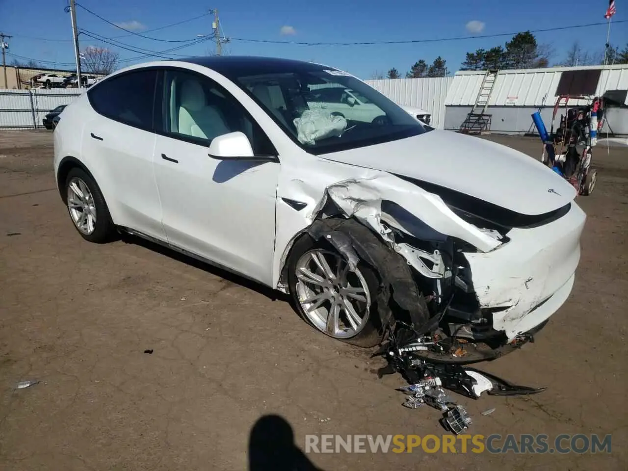 4 Photograph of a damaged car 5YJYGDEE5MF118045 TESLA MODEL Y 2021