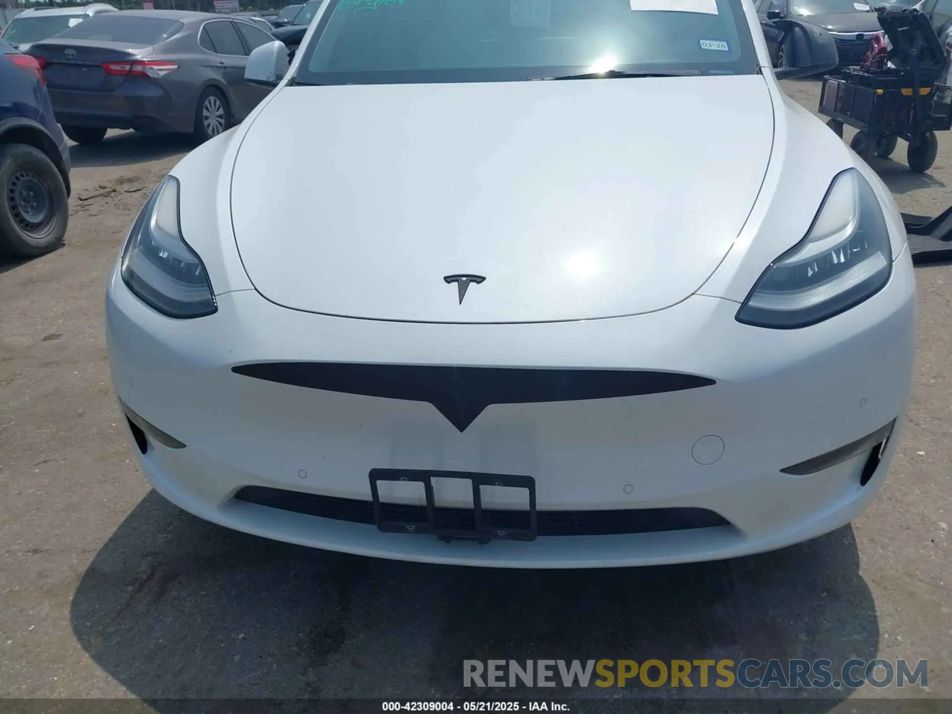 13 Photograph of a damaged car 5YJYGDEE5MF124010 TESLA MODEL Y 2021