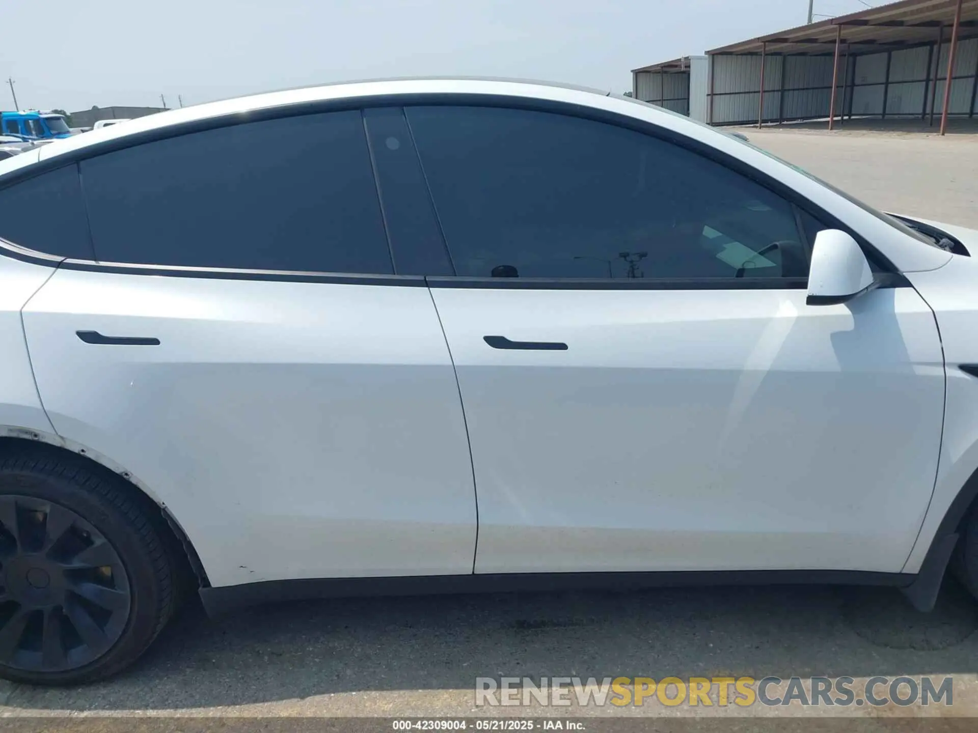 14 Photograph of a damaged car 5YJYGDEE5MF124010 TESLA MODEL Y 2021