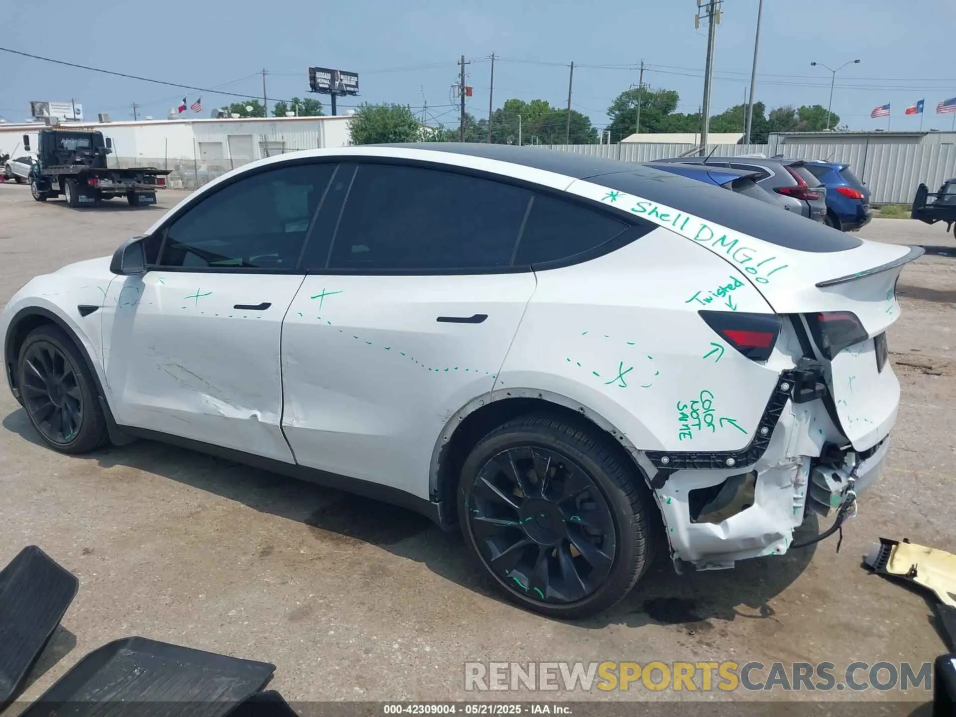 3 Photograph of a damaged car 5YJYGDEE5MF124010 TESLA MODEL Y 2021