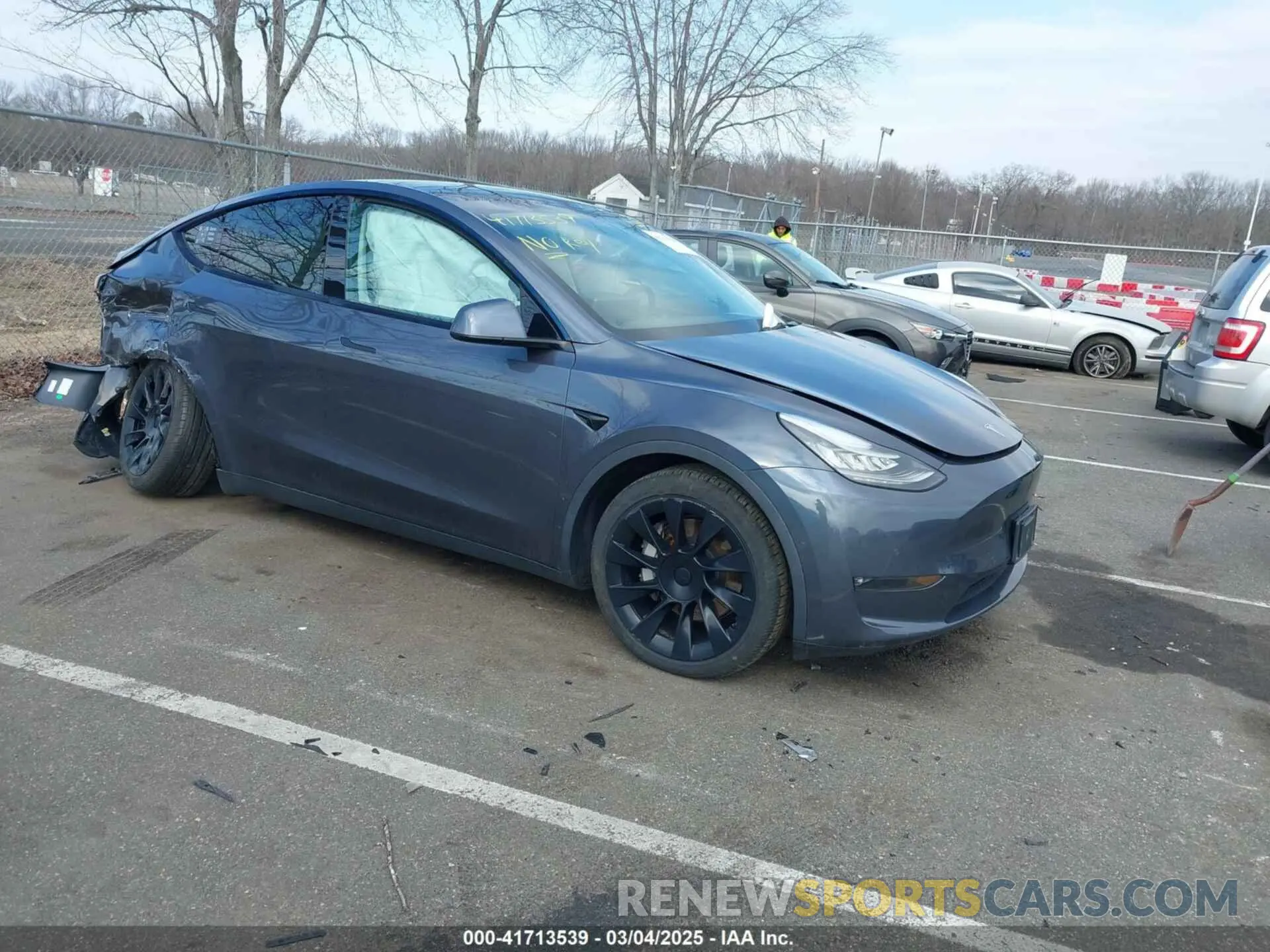 1 Photograph of a damaged car 5YJYGDEE5MF125626 TESLA MODEL Y 2021
