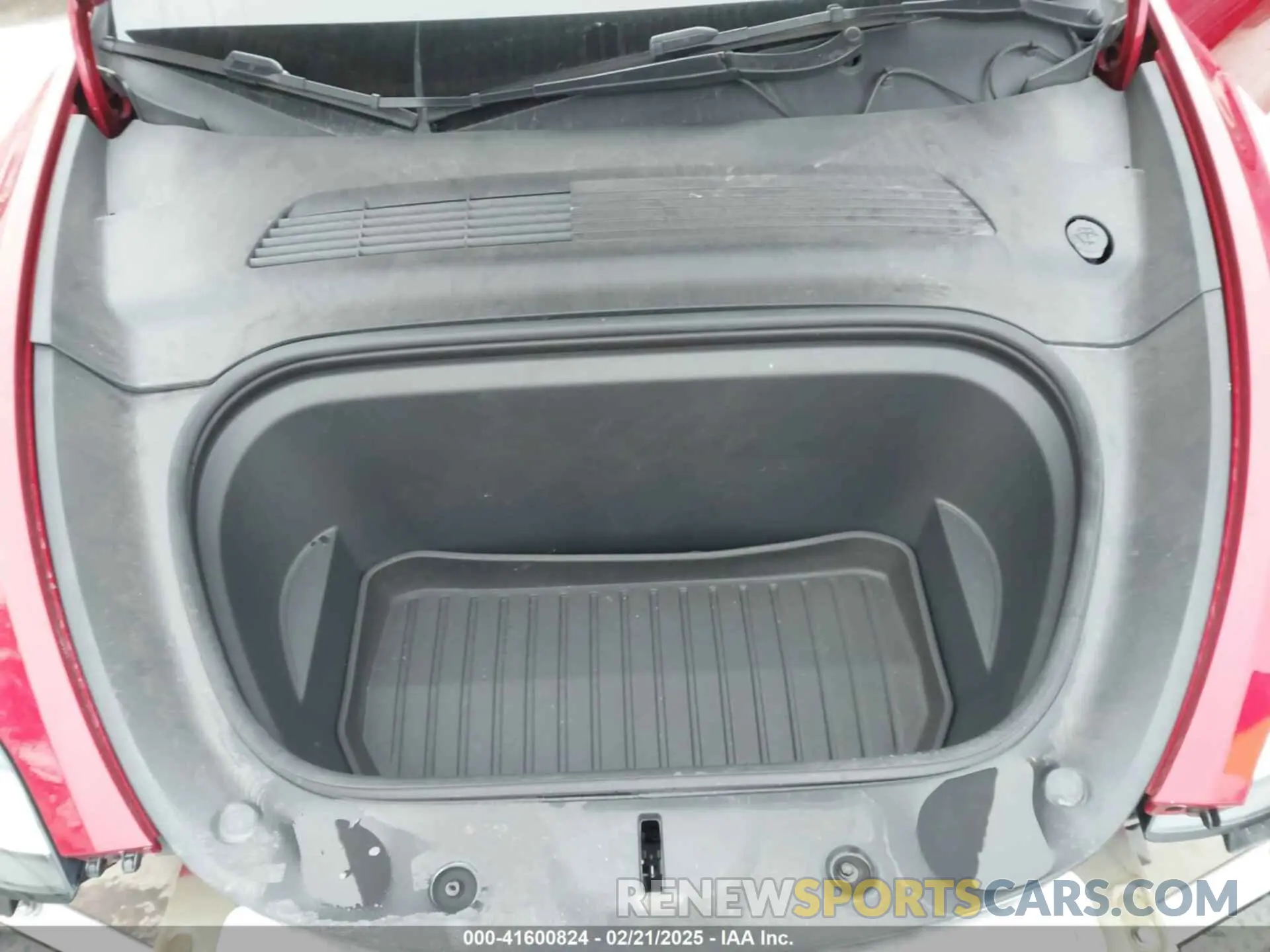 10 Photograph of a damaged car 5YJYGDEE5MF129675 TESLA MODEL Y 2021