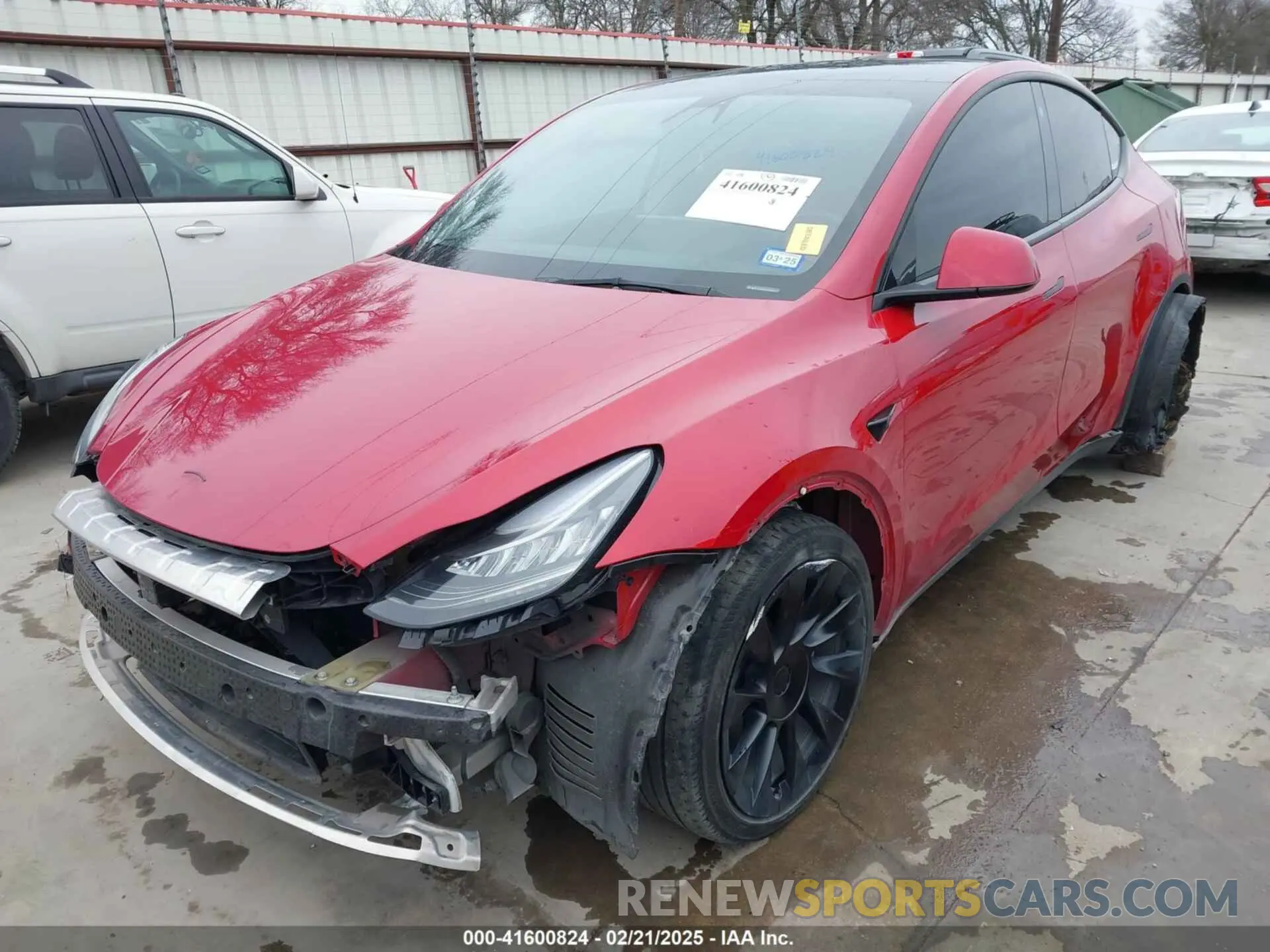 2 Photograph of a damaged car 5YJYGDEE5MF129675 TESLA MODEL Y 2021