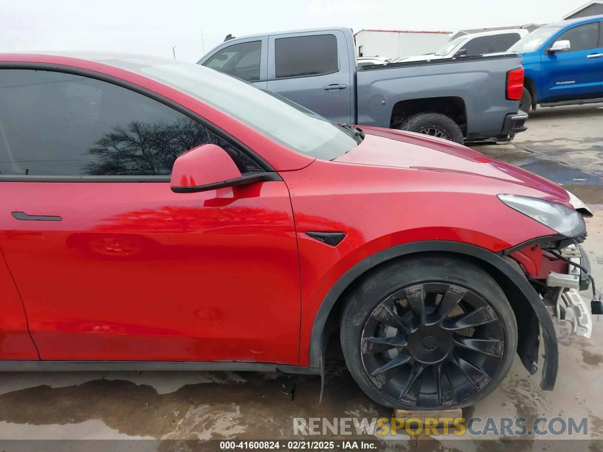 20 Photograph of a damaged car 5YJYGDEE5MF129675 TESLA MODEL Y 2021