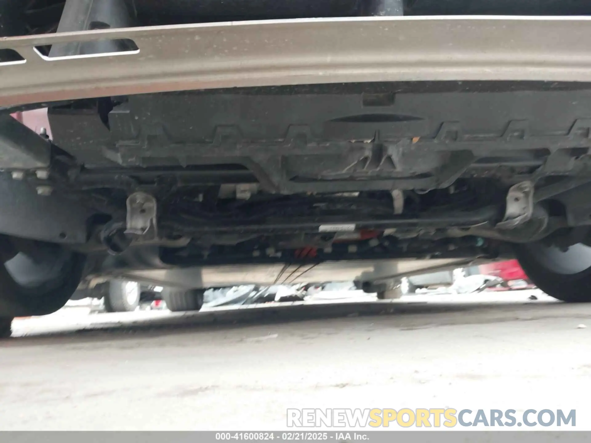 24 Photograph of a damaged car 5YJYGDEE5MF129675 TESLA MODEL Y 2021