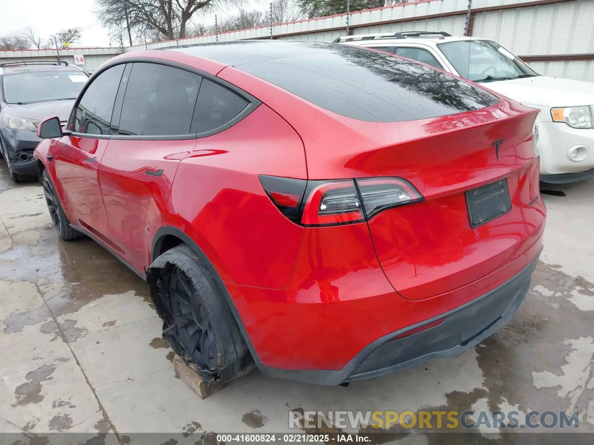 3 Photograph of a damaged car 5YJYGDEE5MF129675 TESLA MODEL Y 2021
