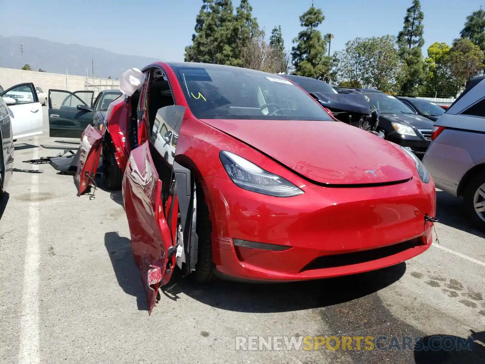 1 Photograph of a damaged car 5YJYGDEE5MF143382 TESLA MODEL Y 2021