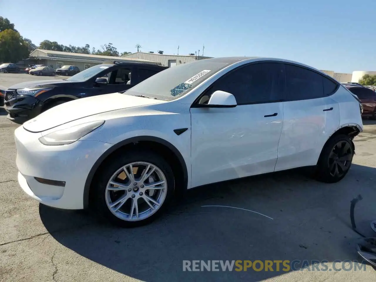 1 Photograph of a damaged car 5YJYGDEE5MF153717 TESLA MODEL Y 2021