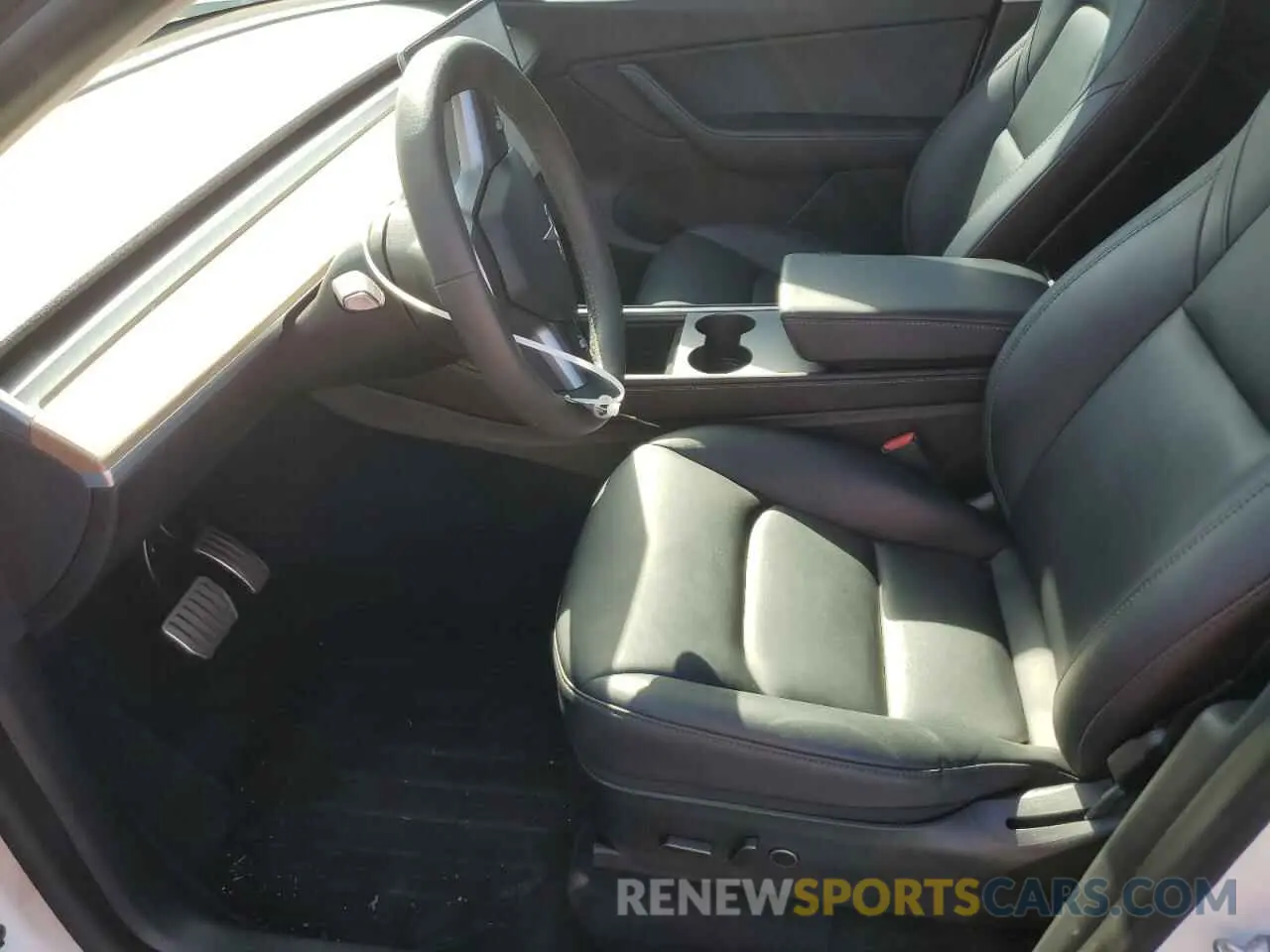 7 Photograph of a damaged car 5YJYGDEE5MF153717 TESLA MODEL Y 2021