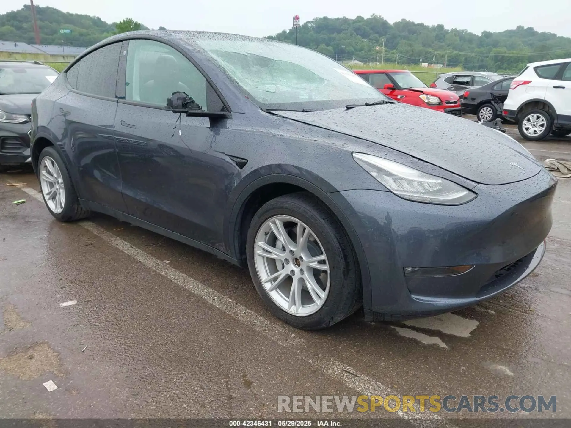 1 Photograph of a damaged car 5YJYGDEE5MF175295 TESLA MODEL Y 2021
