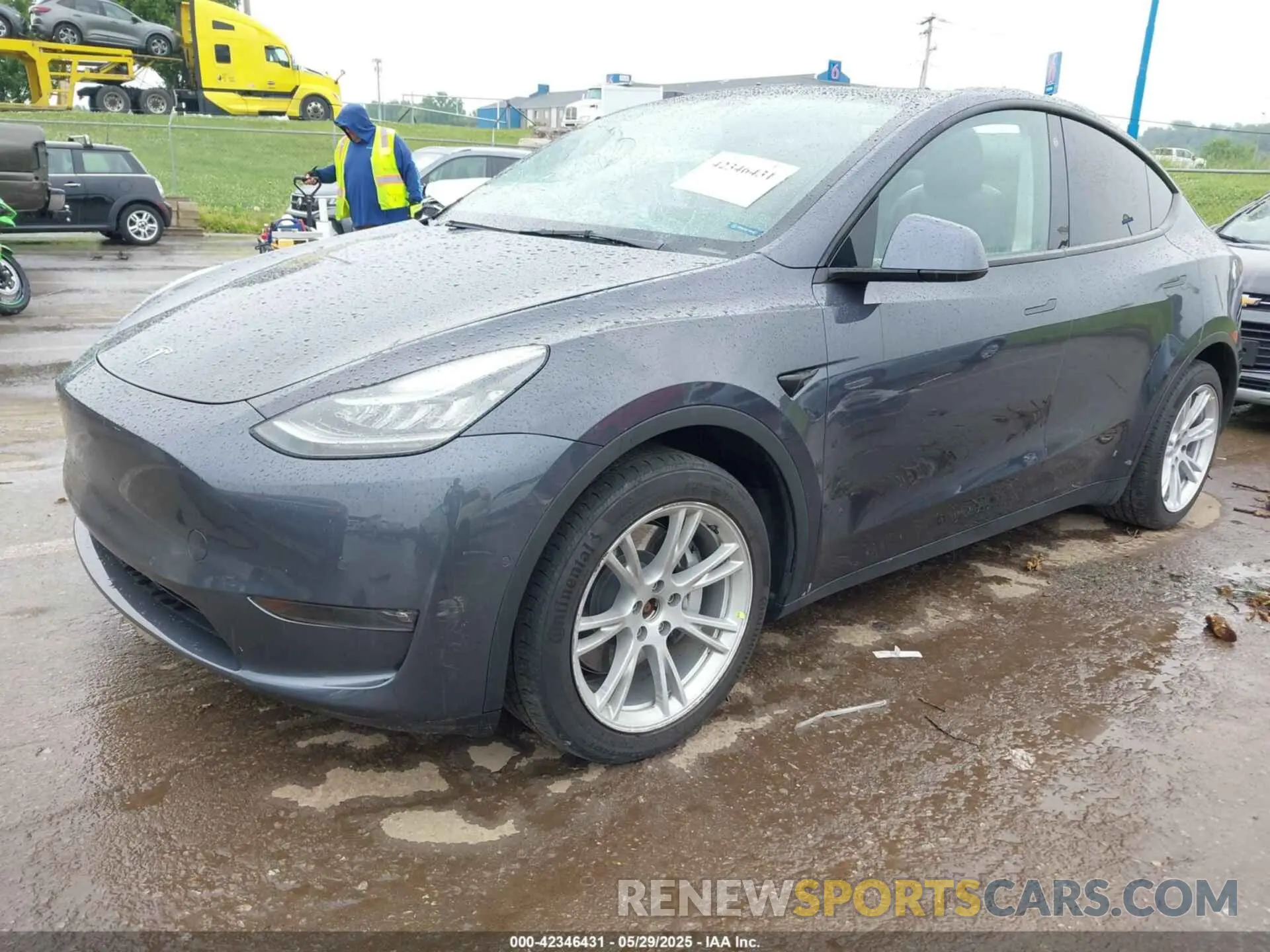 2 Photograph of a damaged car 5YJYGDEE5MF175295 TESLA MODEL Y 2021