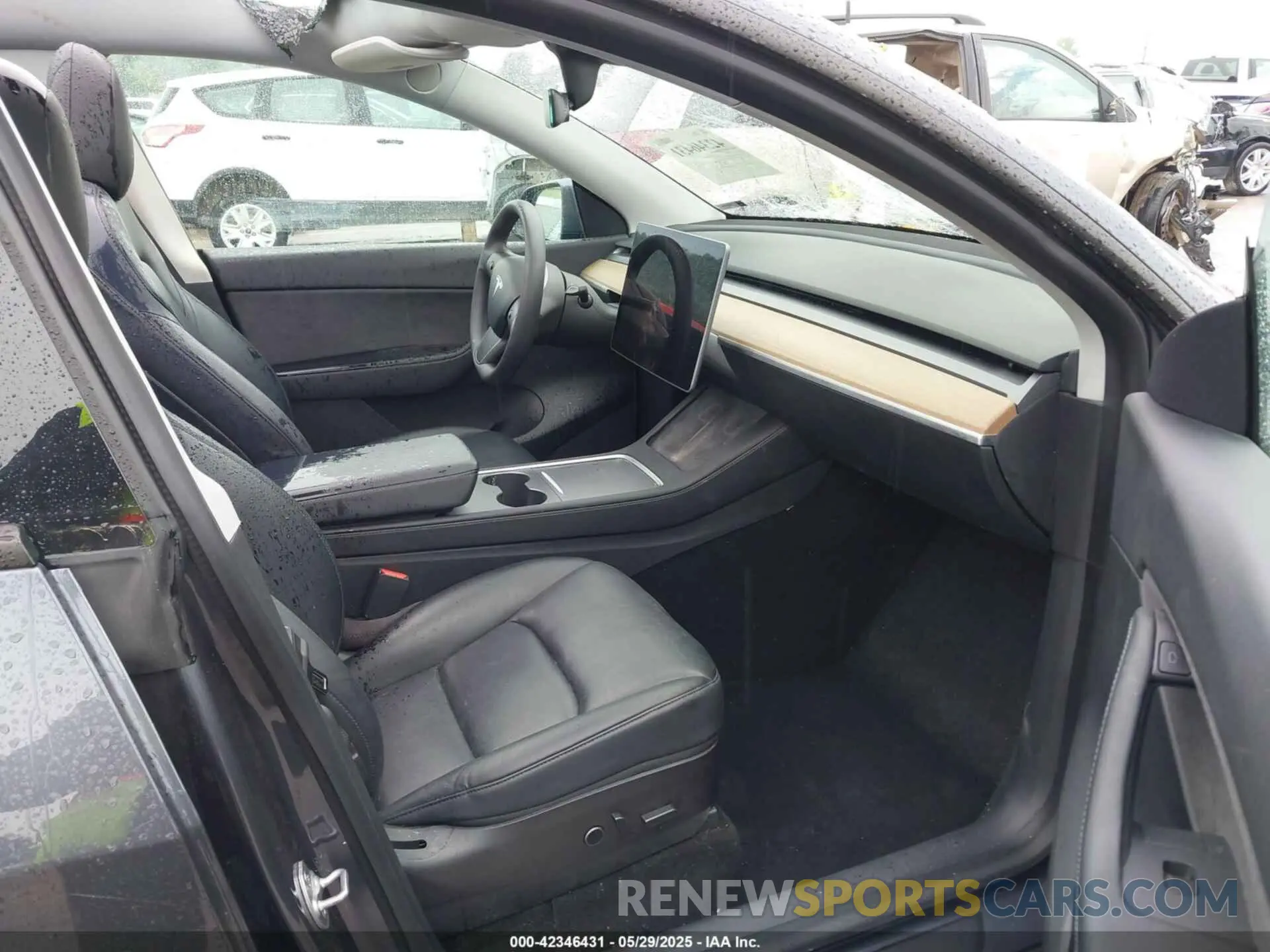 5 Photograph of a damaged car 5YJYGDEE5MF175295 TESLA MODEL Y 2021