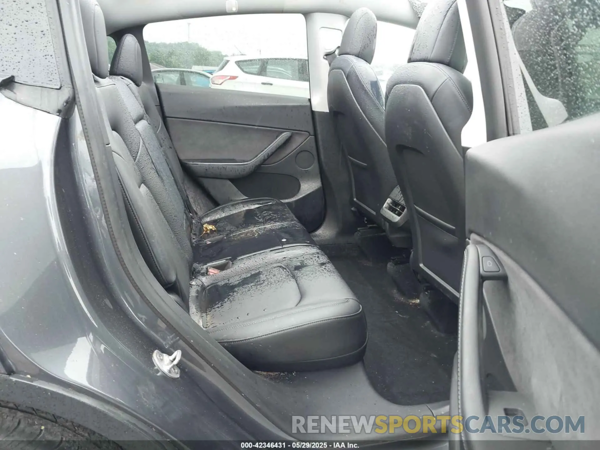 8 Photograph of a damaged car 5YJYGDEE5MF175295 TESLA MODEL Y 2021