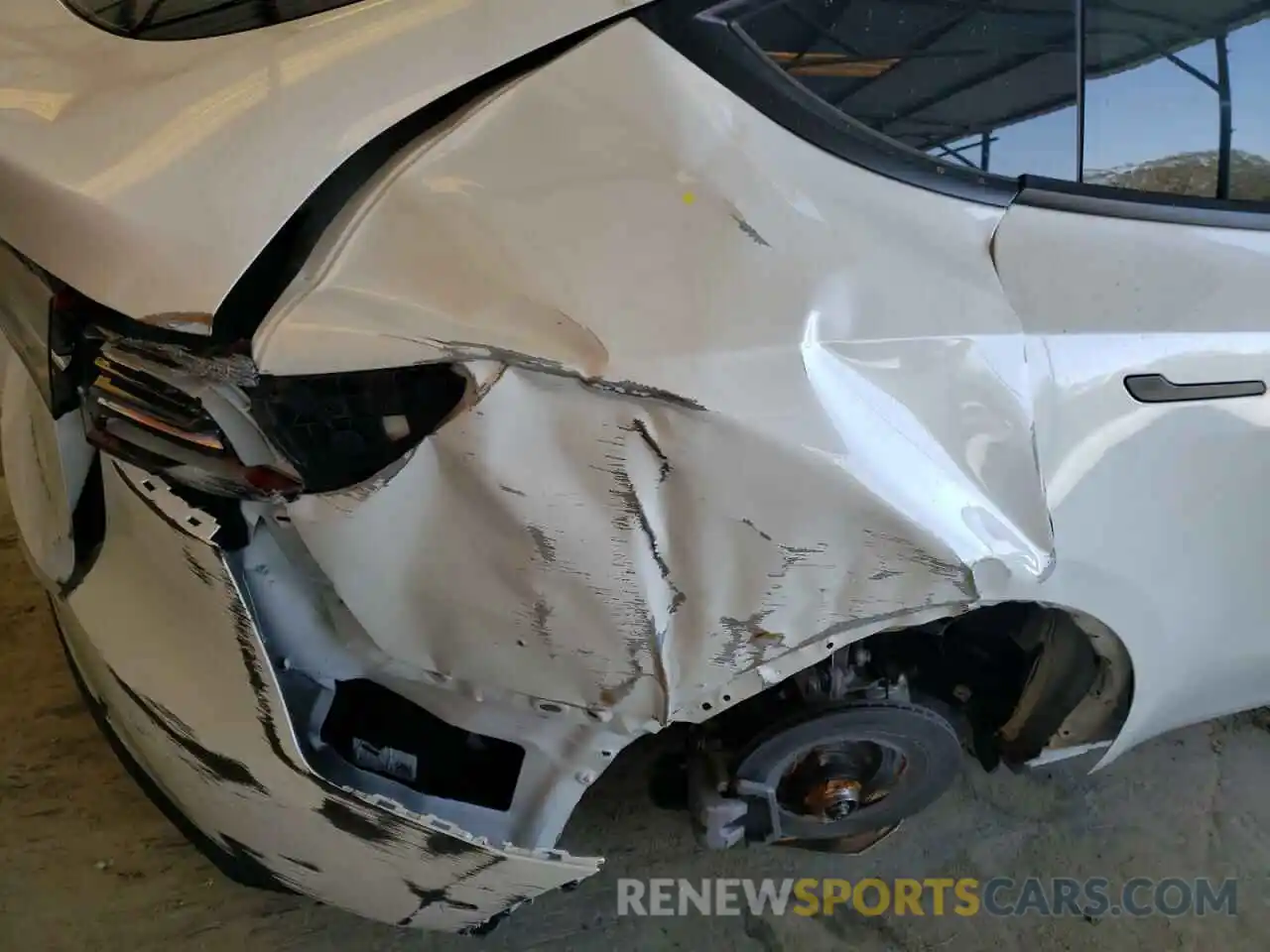 9 Photograph of a damaged car 5YJYGDEE5MF175779 TESLA MODEL Y 2021