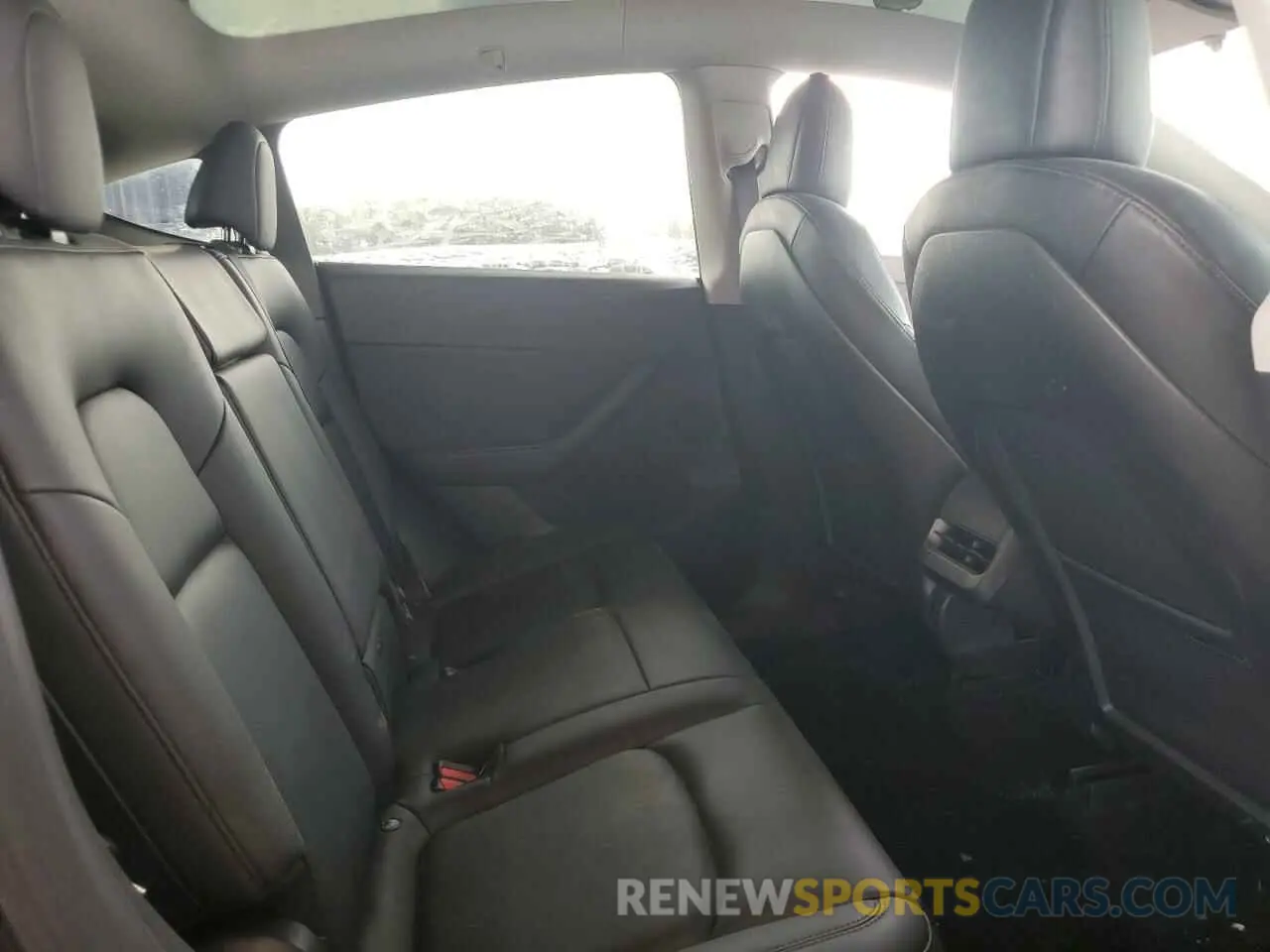 10 Photograph of a damaged car 5YJYGDEE5MF176821 TESLA MODEL Y 2021