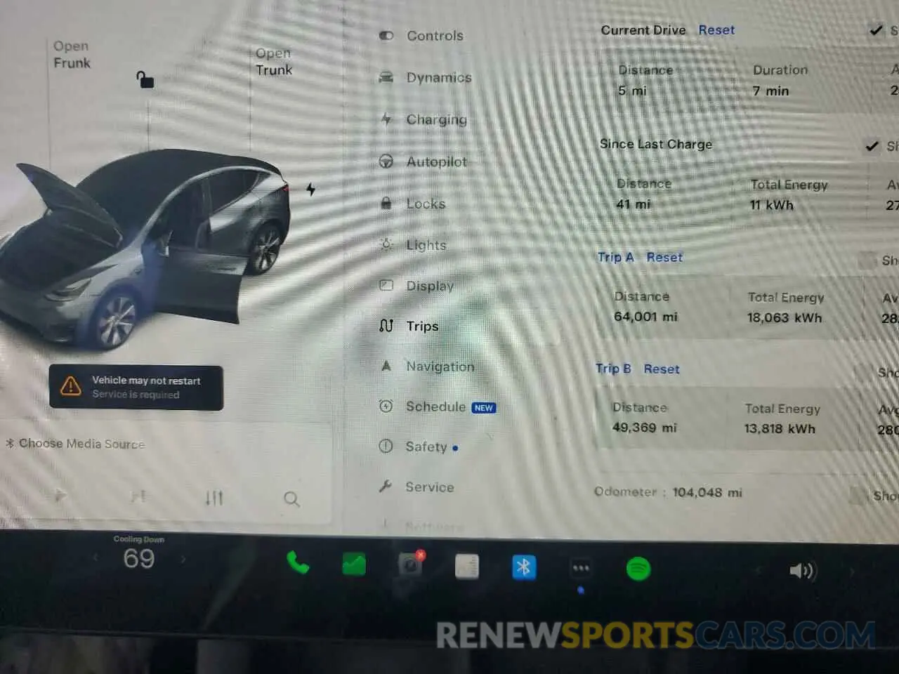 9 Photograph of a damaged car 5YJYGDEE5MF176821 TESLA MODEL Y 2021