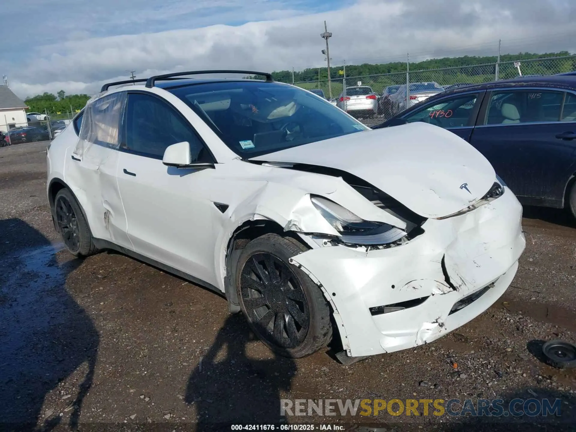 1 Photograph of a damaged car 5YJYGDEE5MF184000 TESLA MODEL Y 2021