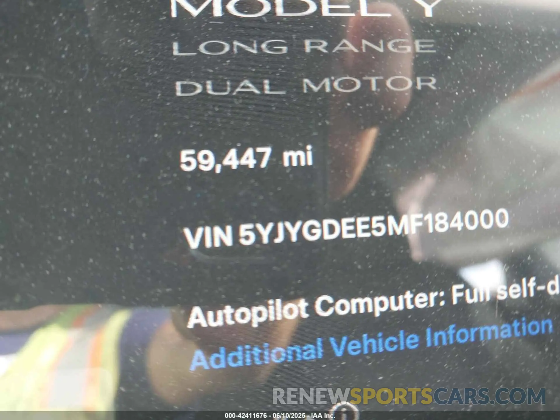 15 Photograph of a damaged car 5YJYGDEE5MF184000 TESLA MODEL Y 2021